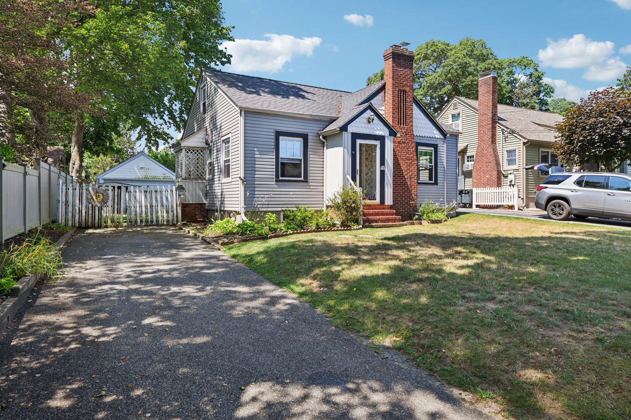 Single Family Lou  Suffolk County, NY 11754, MLS-883261-3