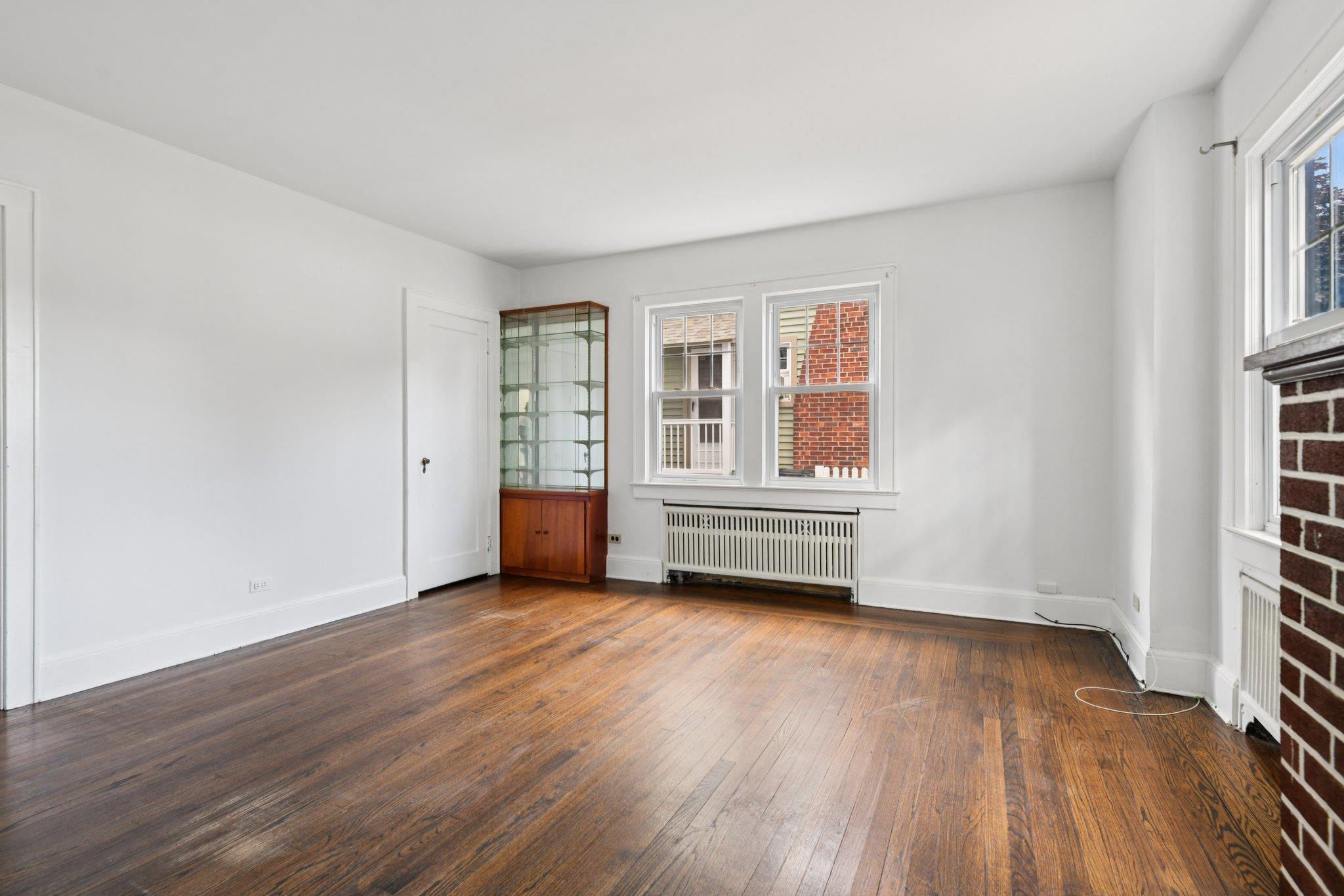 Single Family Lou  Suffolk County, NY 11754, MLS-883261-4