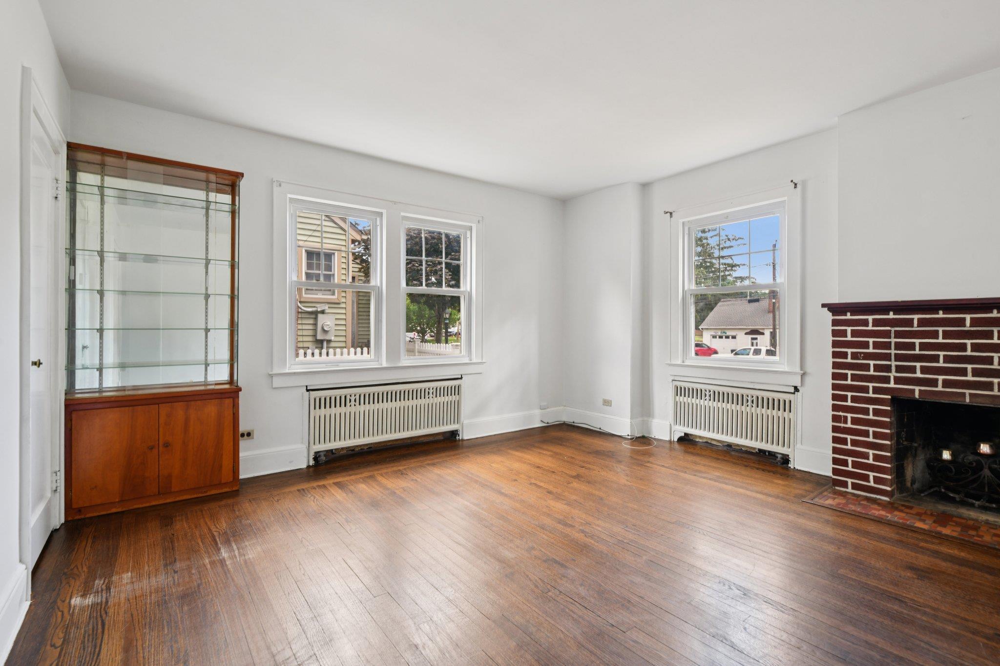 Single Family Lou  Suffolk County, NY 11754, MLS-883261-5