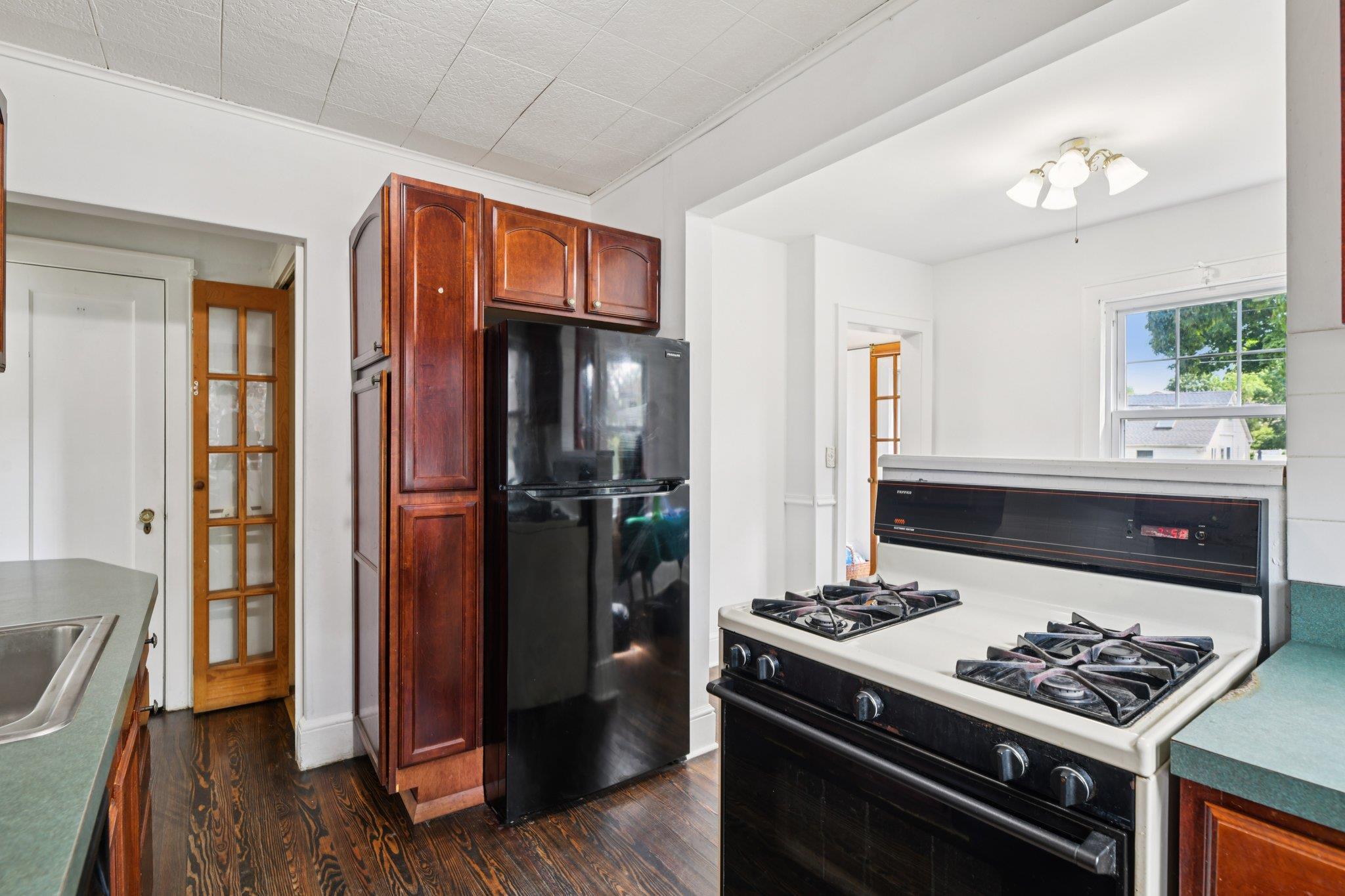 Single Family Lou  Suffolk County, NY 11754, MLS-883261-8