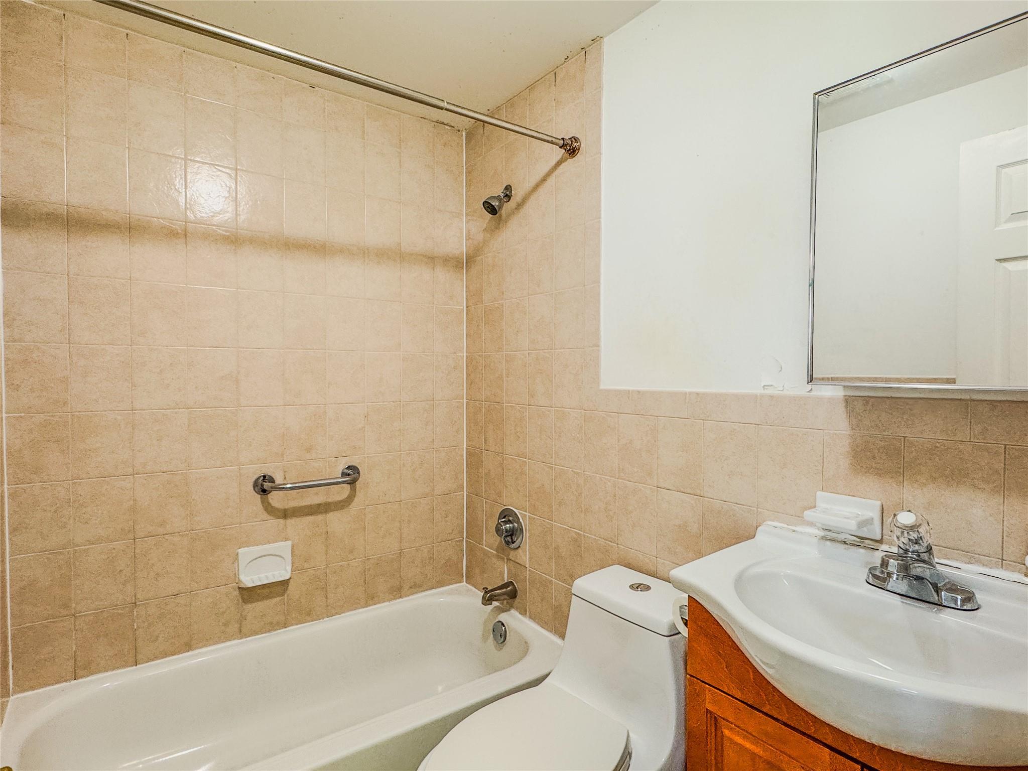 Single Family 81st  Queens, NY 11416, MLS-883262-15