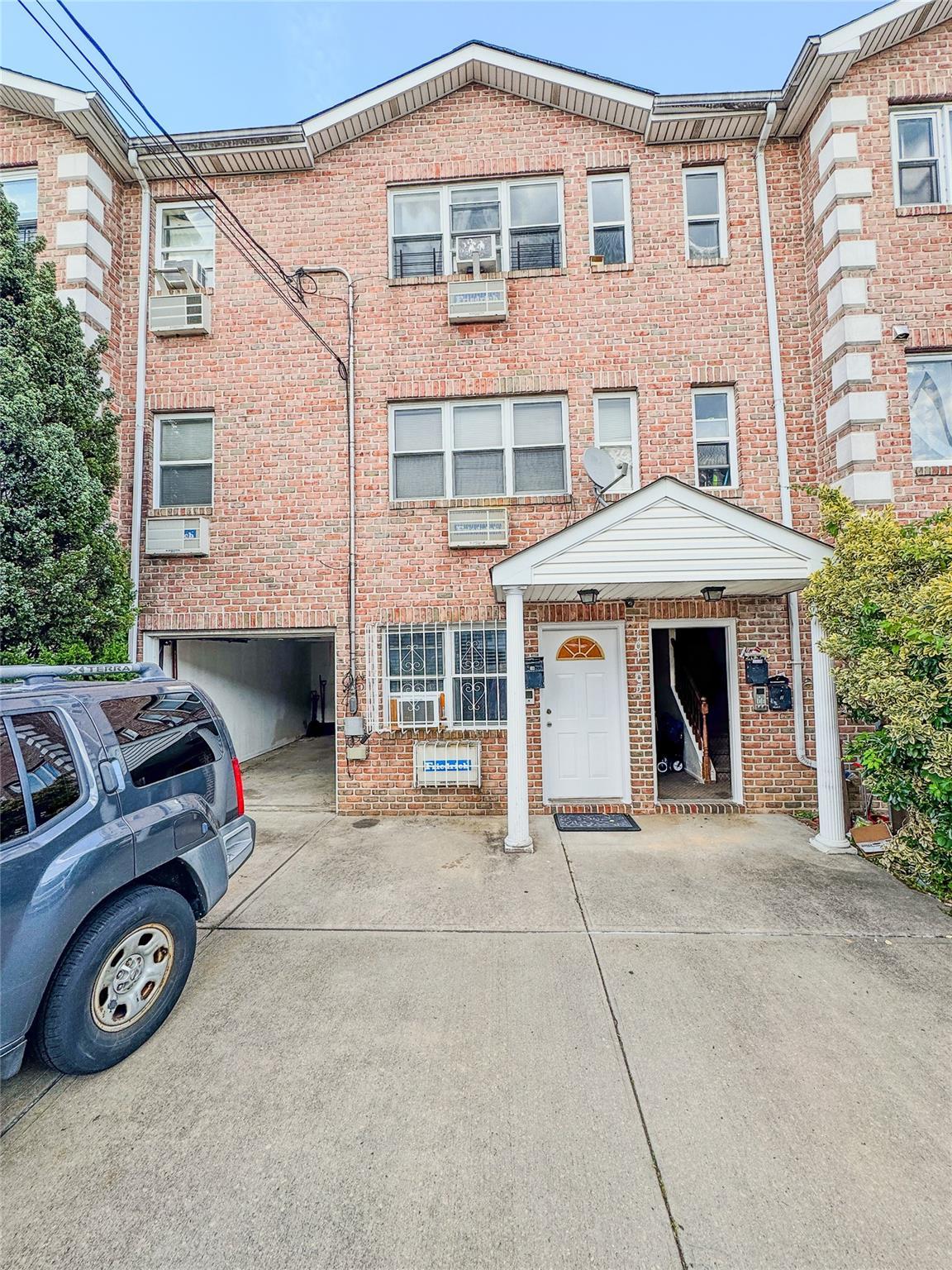 Single Family 81st  Queens, NY 11416, MLS-883262-2