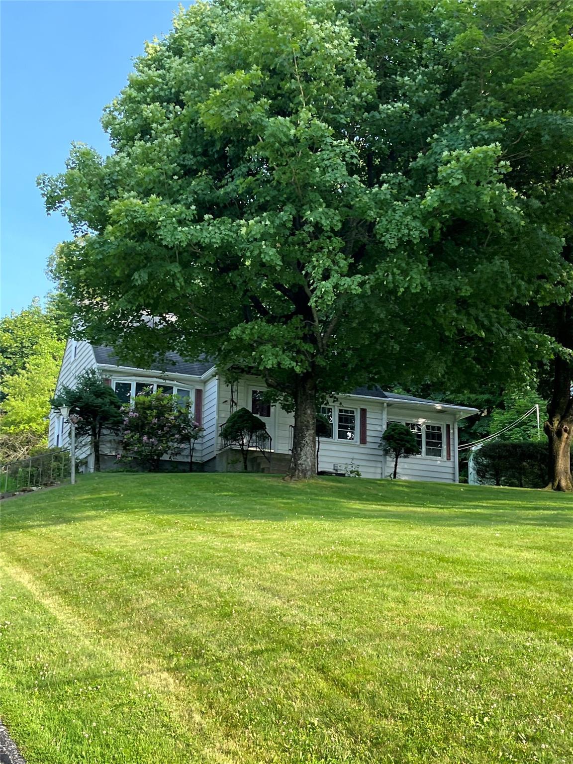 Single Family Crescent  Westchester County, NY 10567, MLS-883283-2