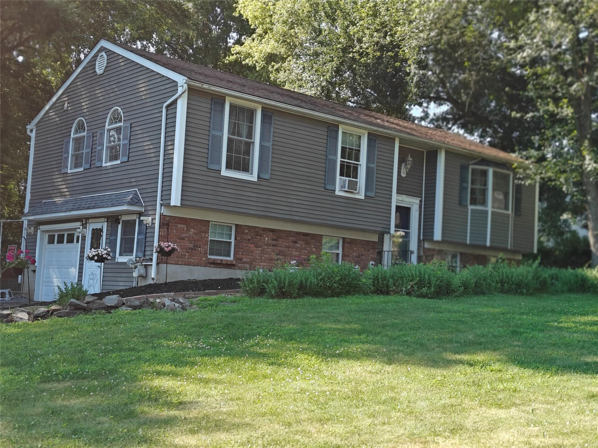 Single Family Macintosh  Dutchess County, NY 12590, MLS-883290-29