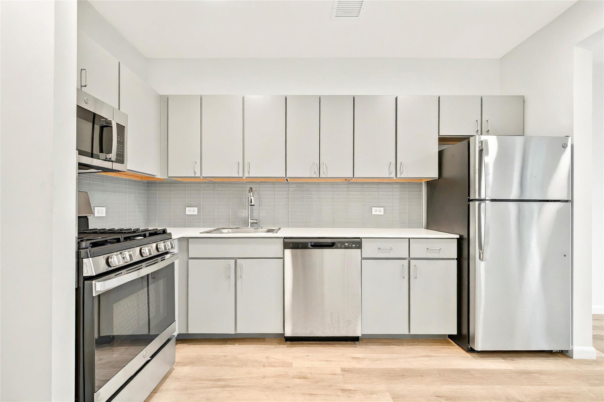 Coop Bronx River  Bronx, NY 10473, MLS-883313-13