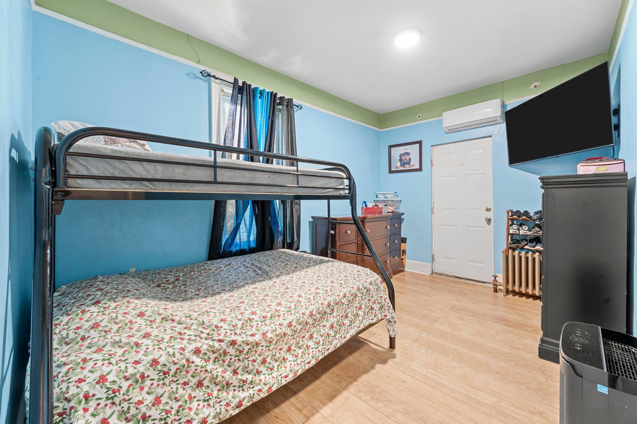 Single Family Kingsland  Bronx, NY 10469, MLS-883344-14