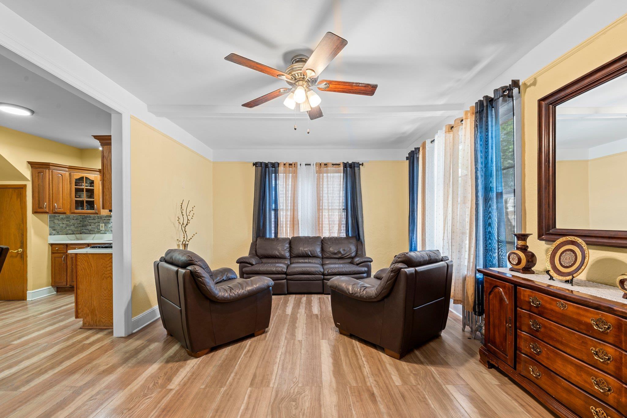 Single Family Kingsland  Bronx, NY 10469, MLS-883344-4