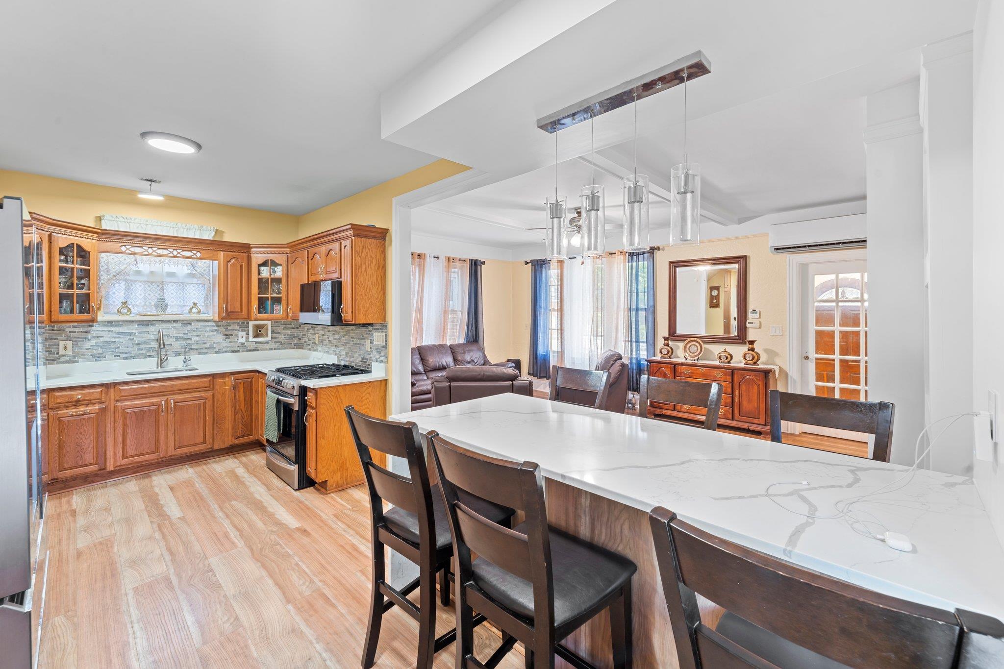 Single Family Kingsland  Bronx, NY 10469, MLS-883344-9