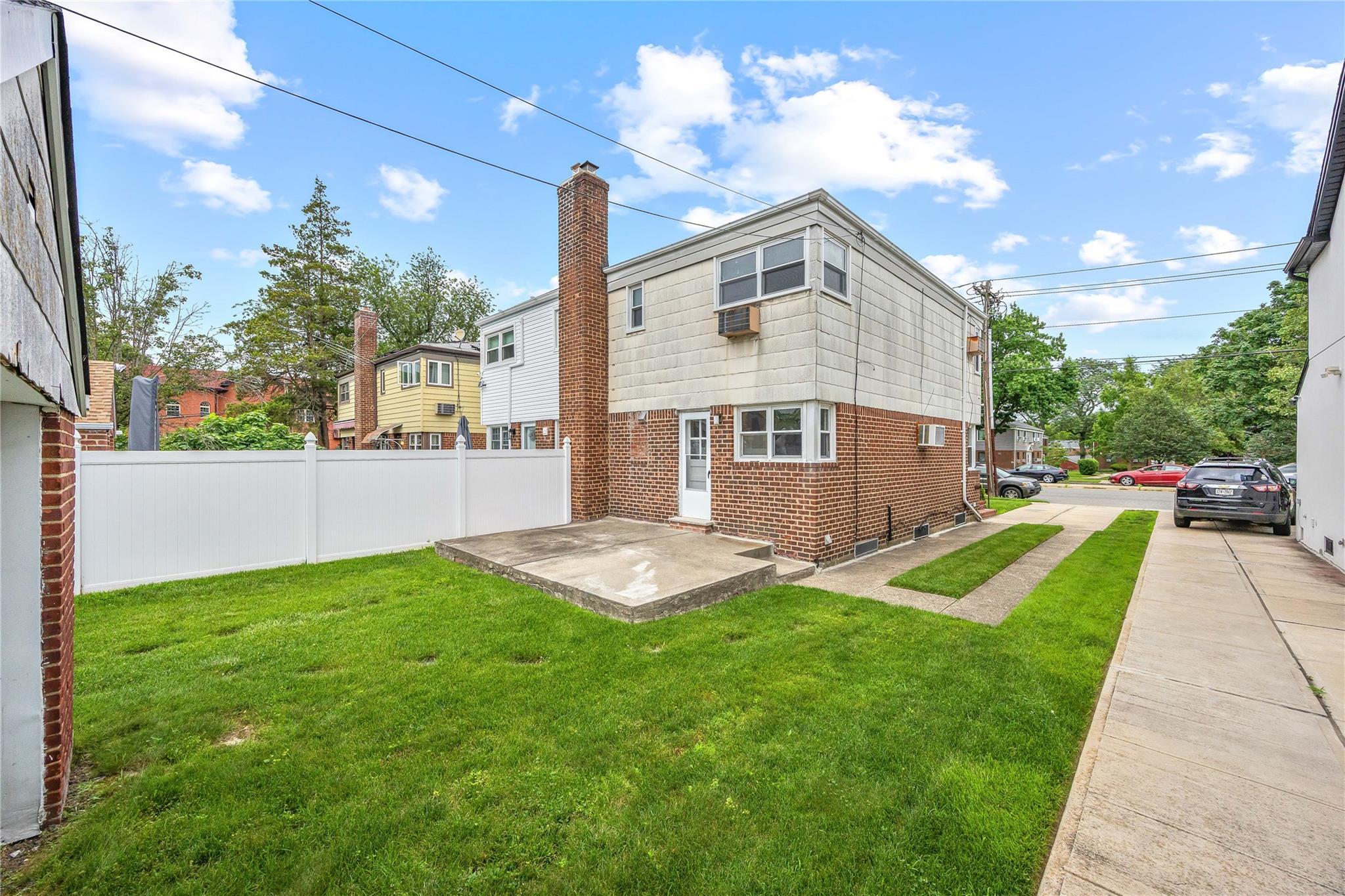 Single Family Bell  Queens, NY 11364, MLS-883365-23
