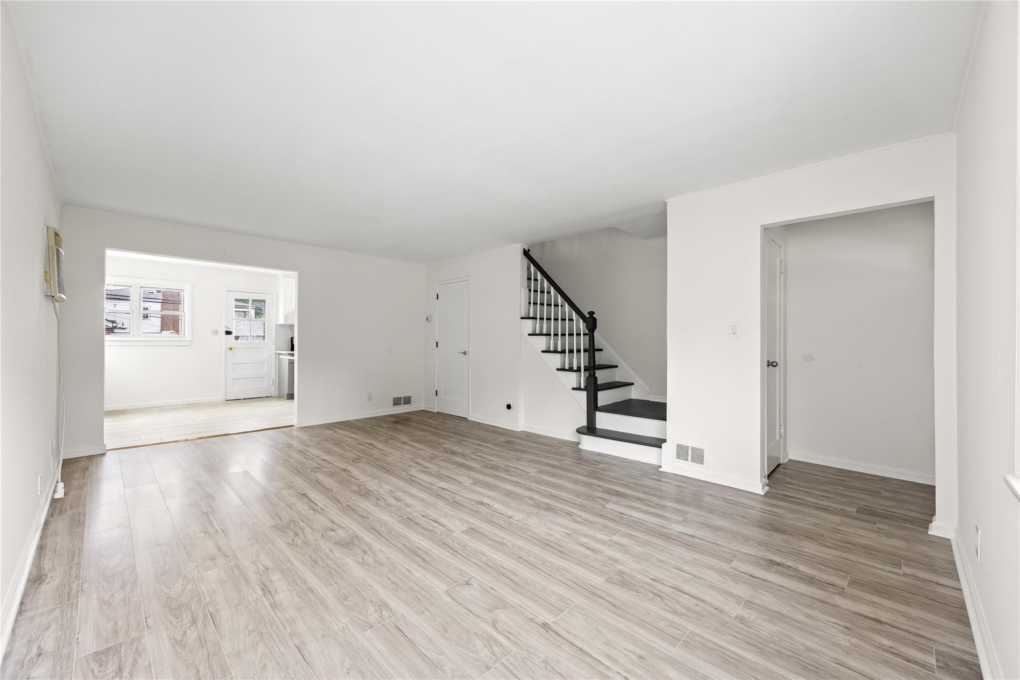 Single Family Bell  Queens, NY 11364, MLS-883365-3