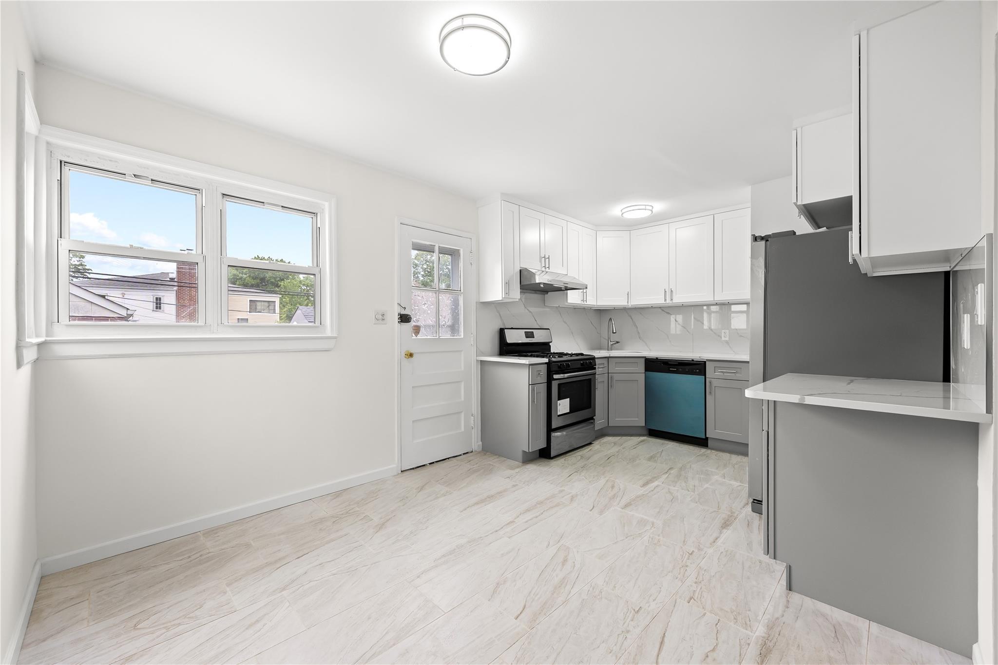 Single Family Bell  Queens, NY 11364, MLS-883365-7