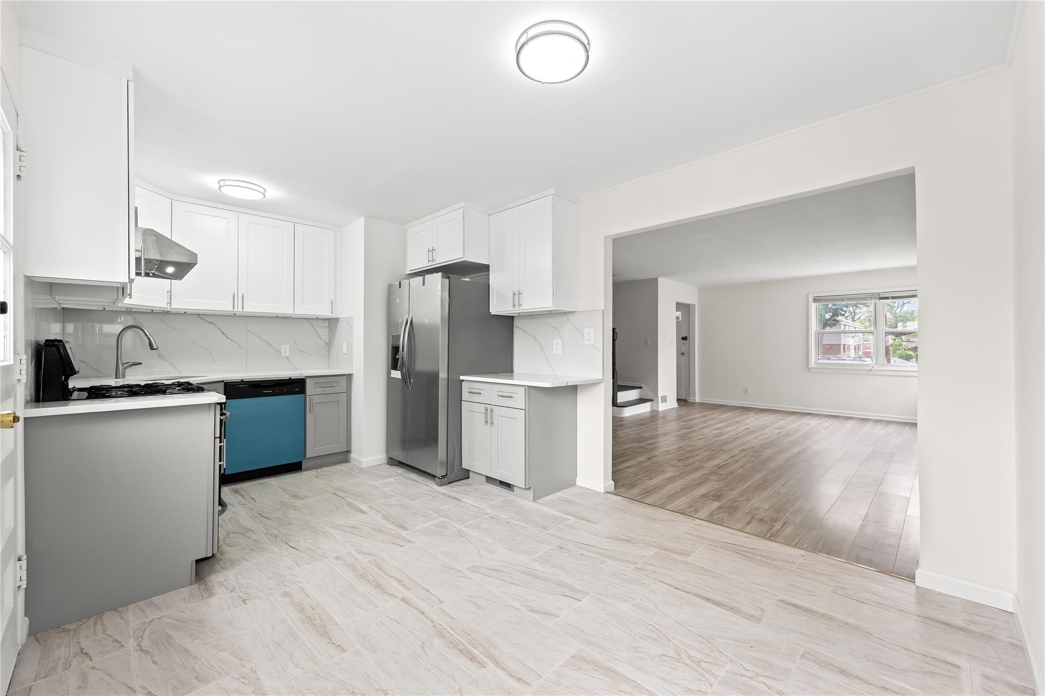 Single Family Bell  Queens, NY 11364, MLS-883365-8