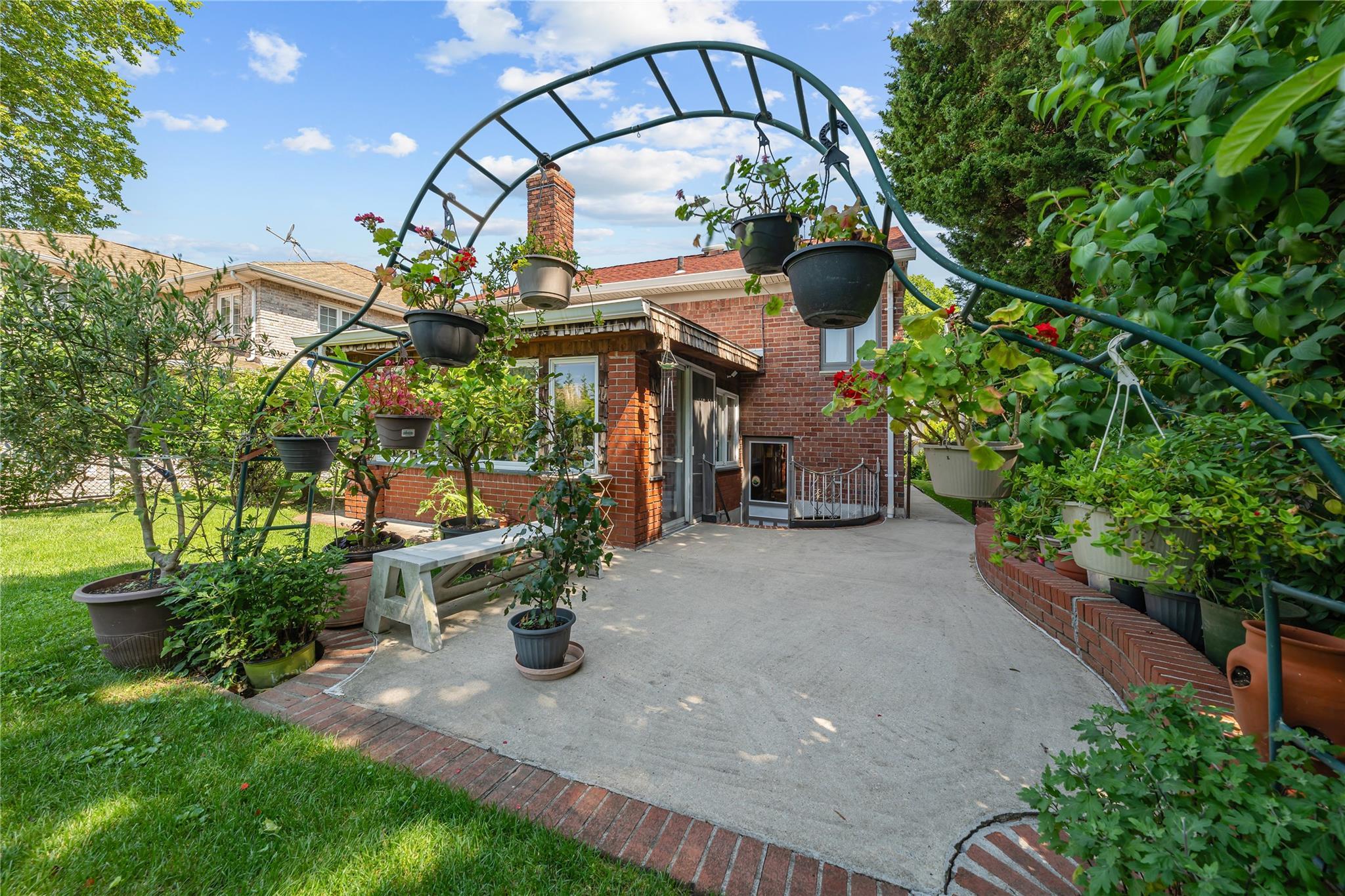 Single Family Powells Cove  Queens, NY 11357, MLS-883366-21