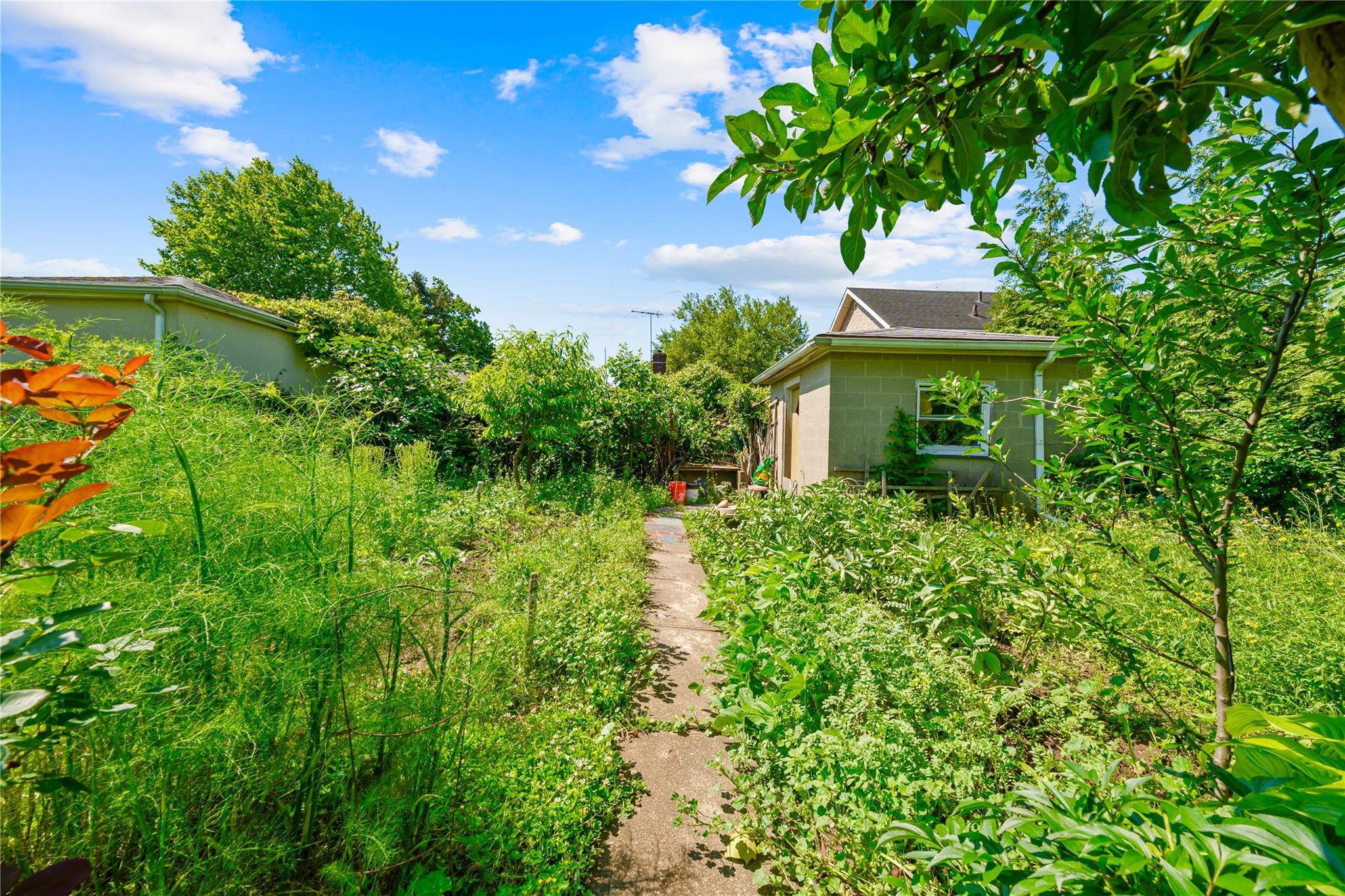 Single Family Powells Cove  Queens, NY 11357, MLS-883366-24