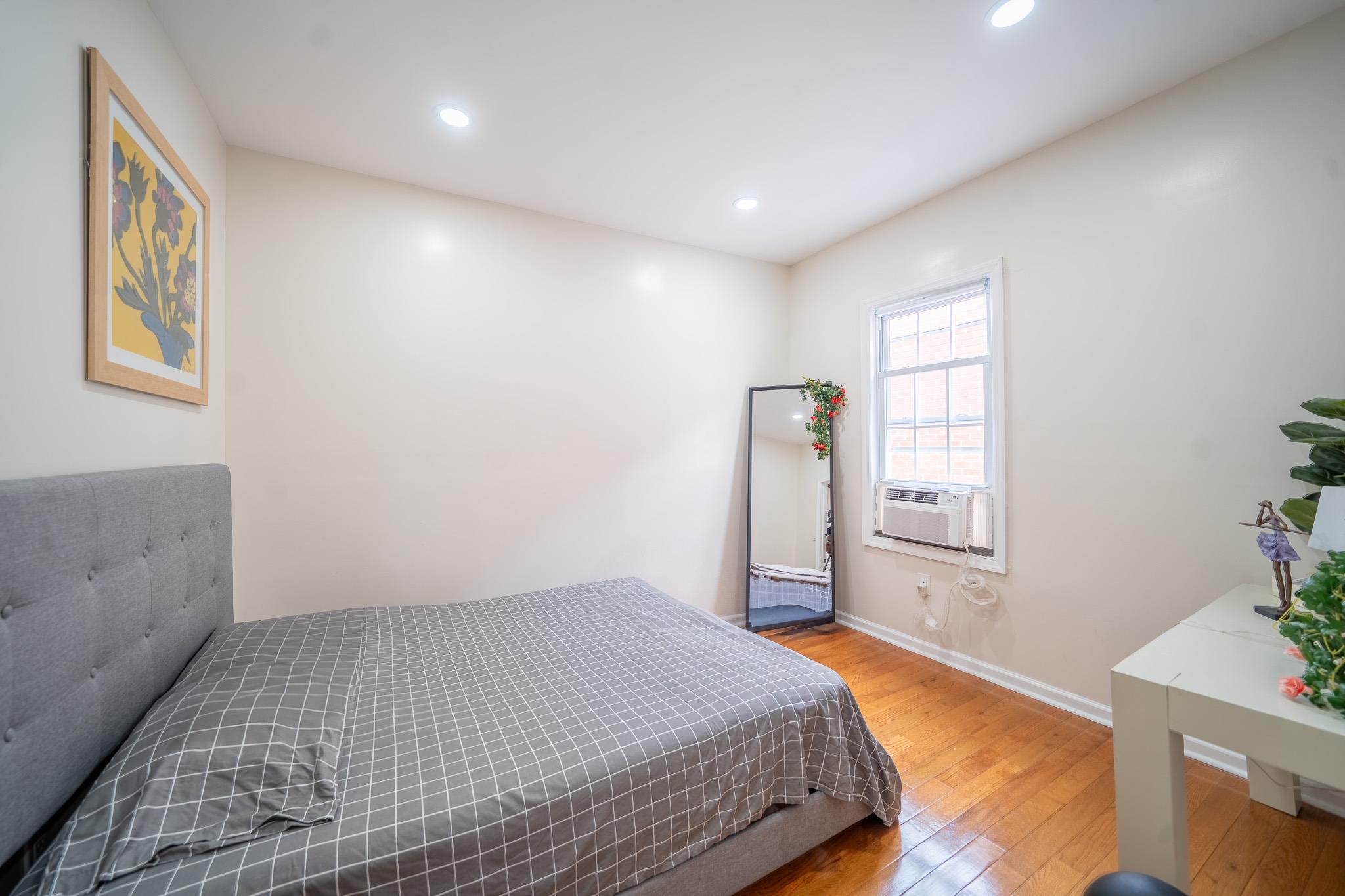 Single Family Lefferts  Queens, NY 11419, MLS-883370-22