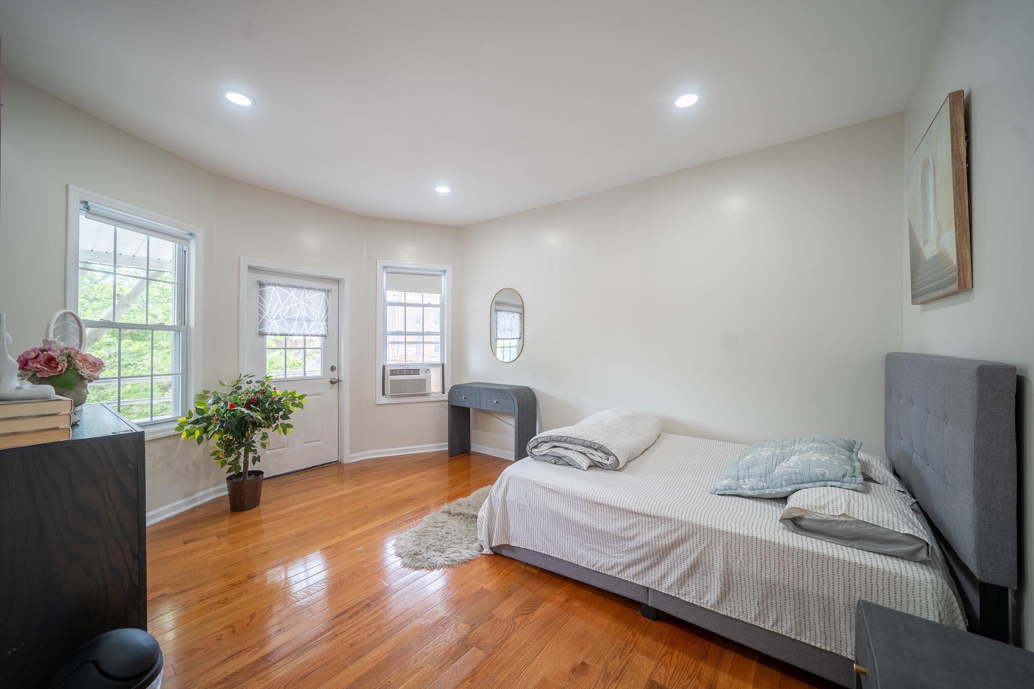 Single Family Lefferts  Queens, NY 11419, MLS-883370-25