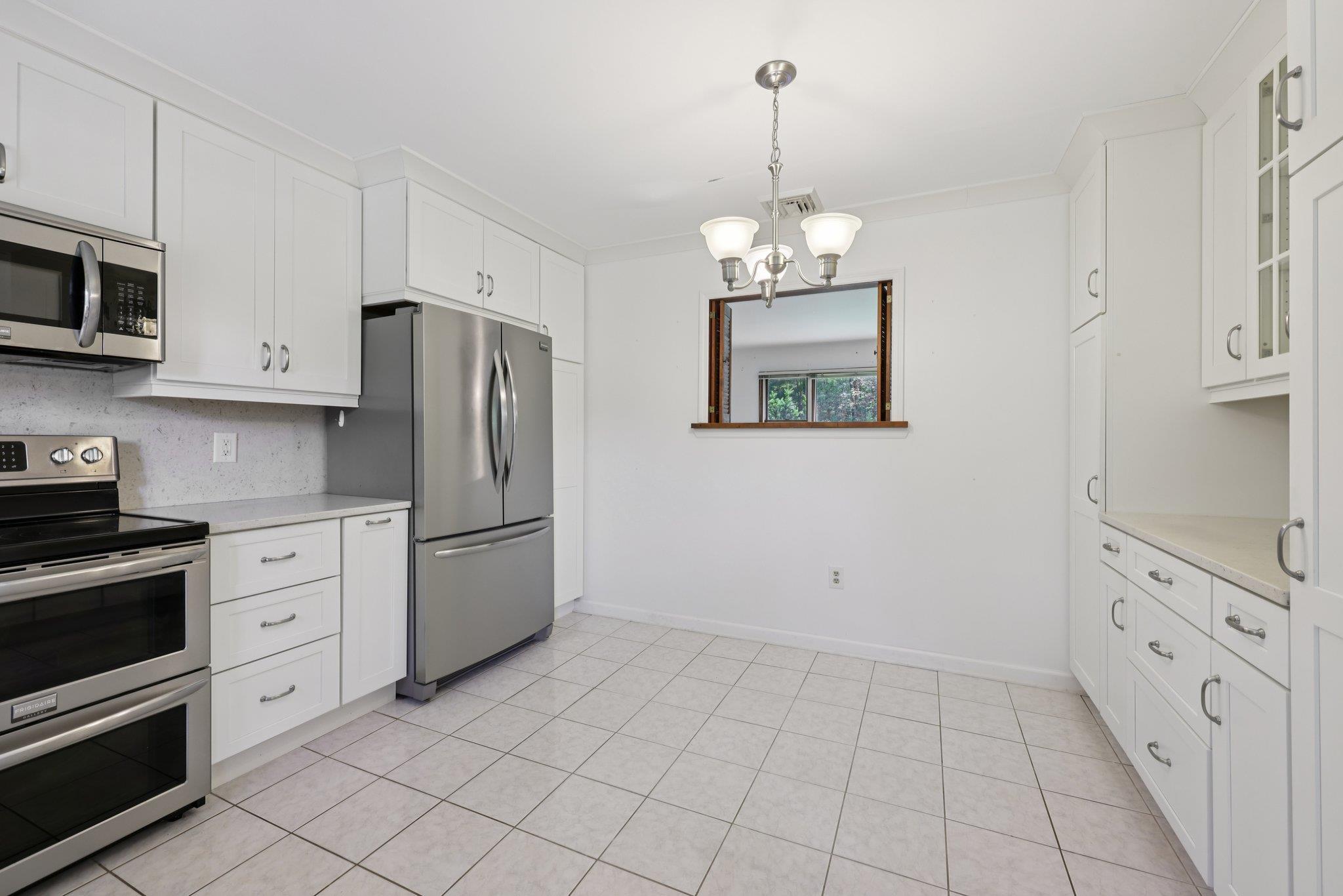 Single Family Ridgefield  Orange County, NY 12550, MLS-883424-11