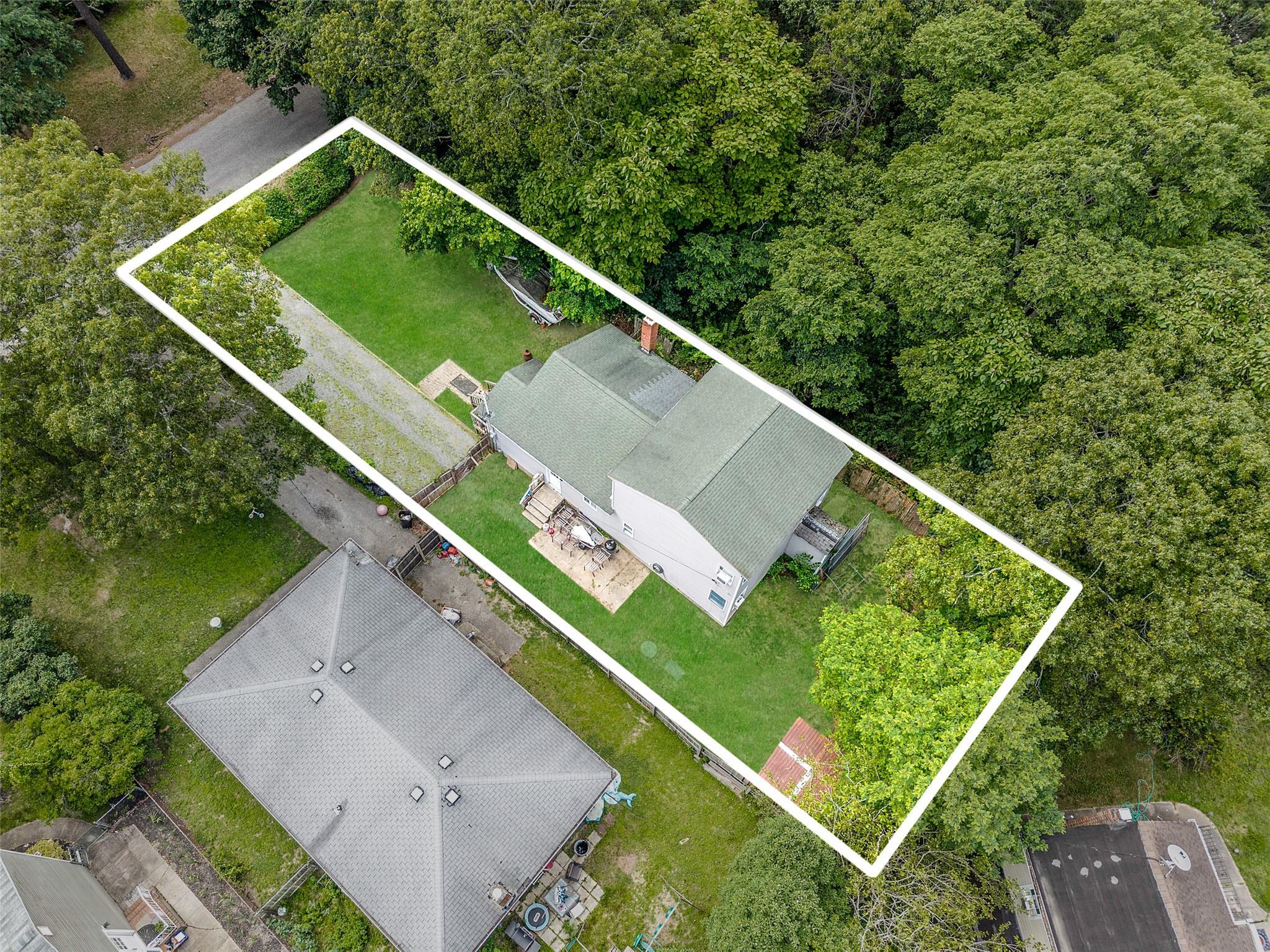 Single Family Broadway  Suffolk County, NY 11967, MLS-883456-16