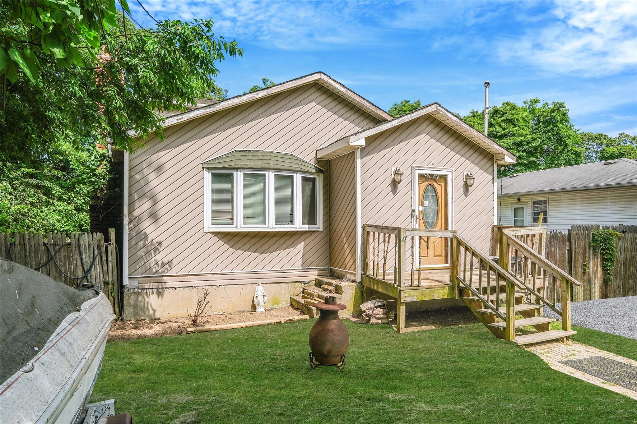 Single Family Broadway  Suffolk County, NY 11967, MLS-883456-5