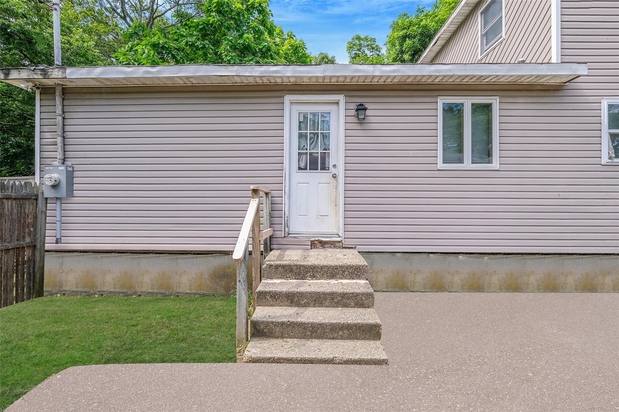 Single Family Broadway  Suffolk County, NY 11967, MLS-883456-7