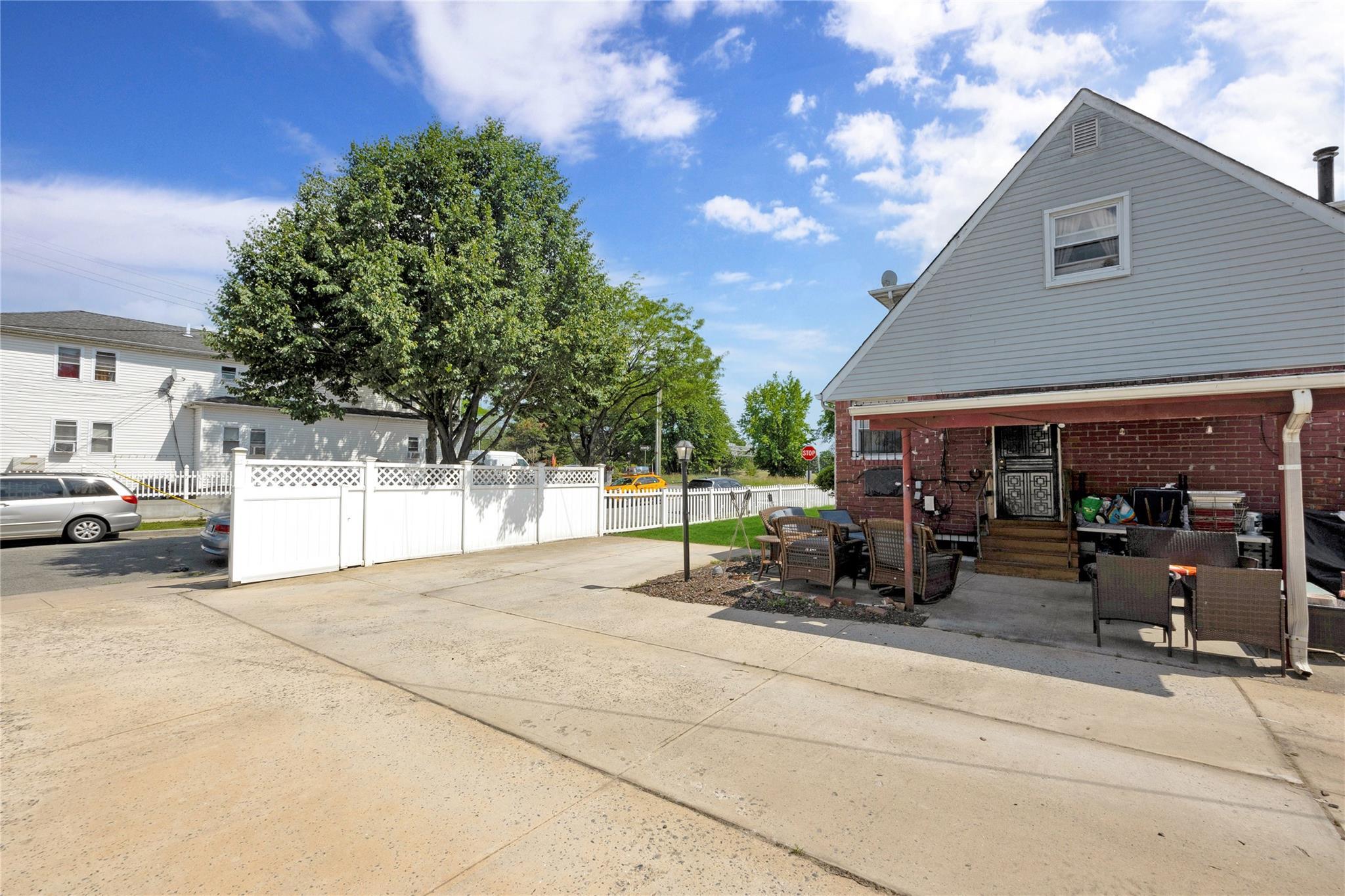 Single Family Conduit  Queens, NY 11436, MLS-883464-29