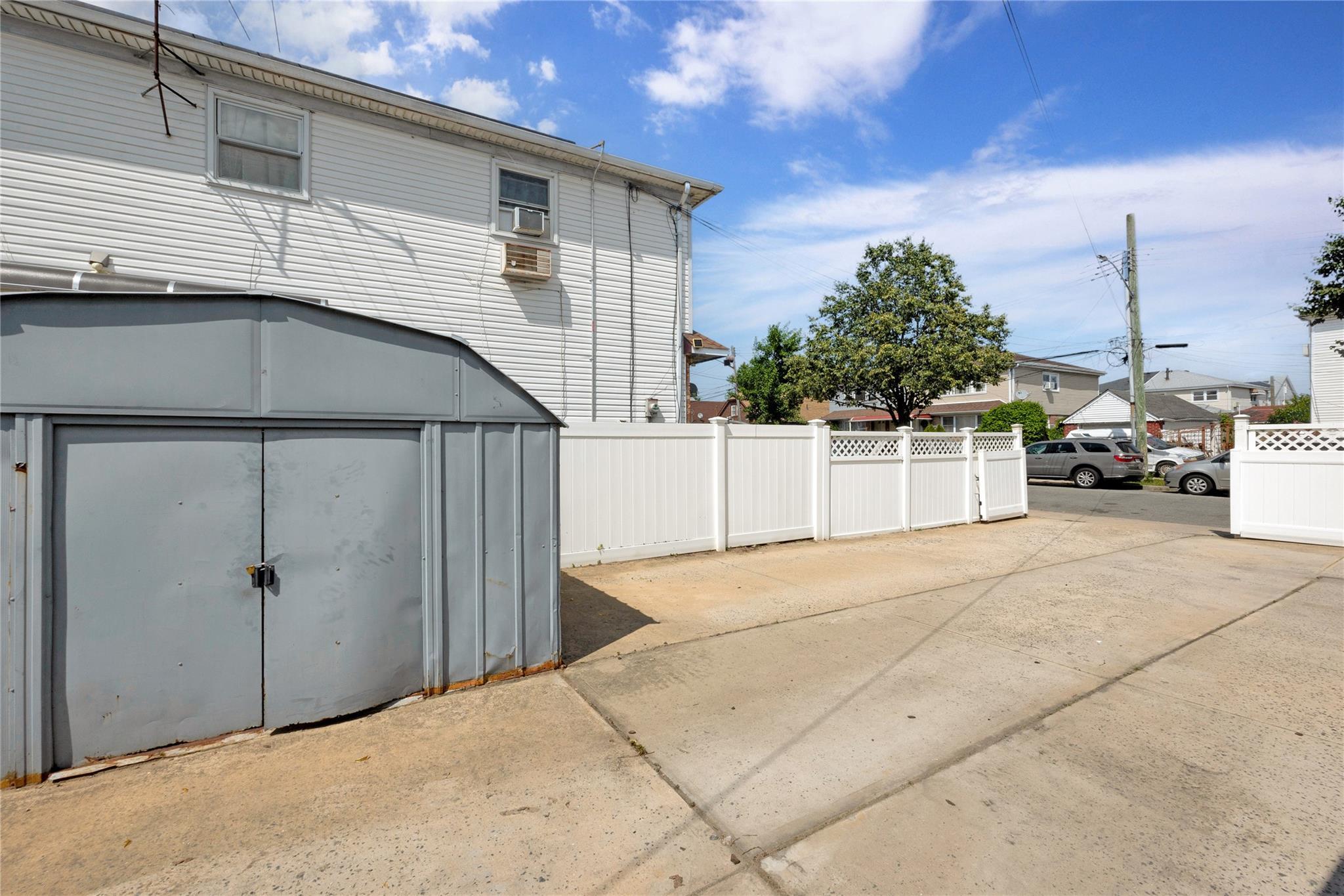 Single Family Conduit  Queens, NY 11436, MLS-883464-30