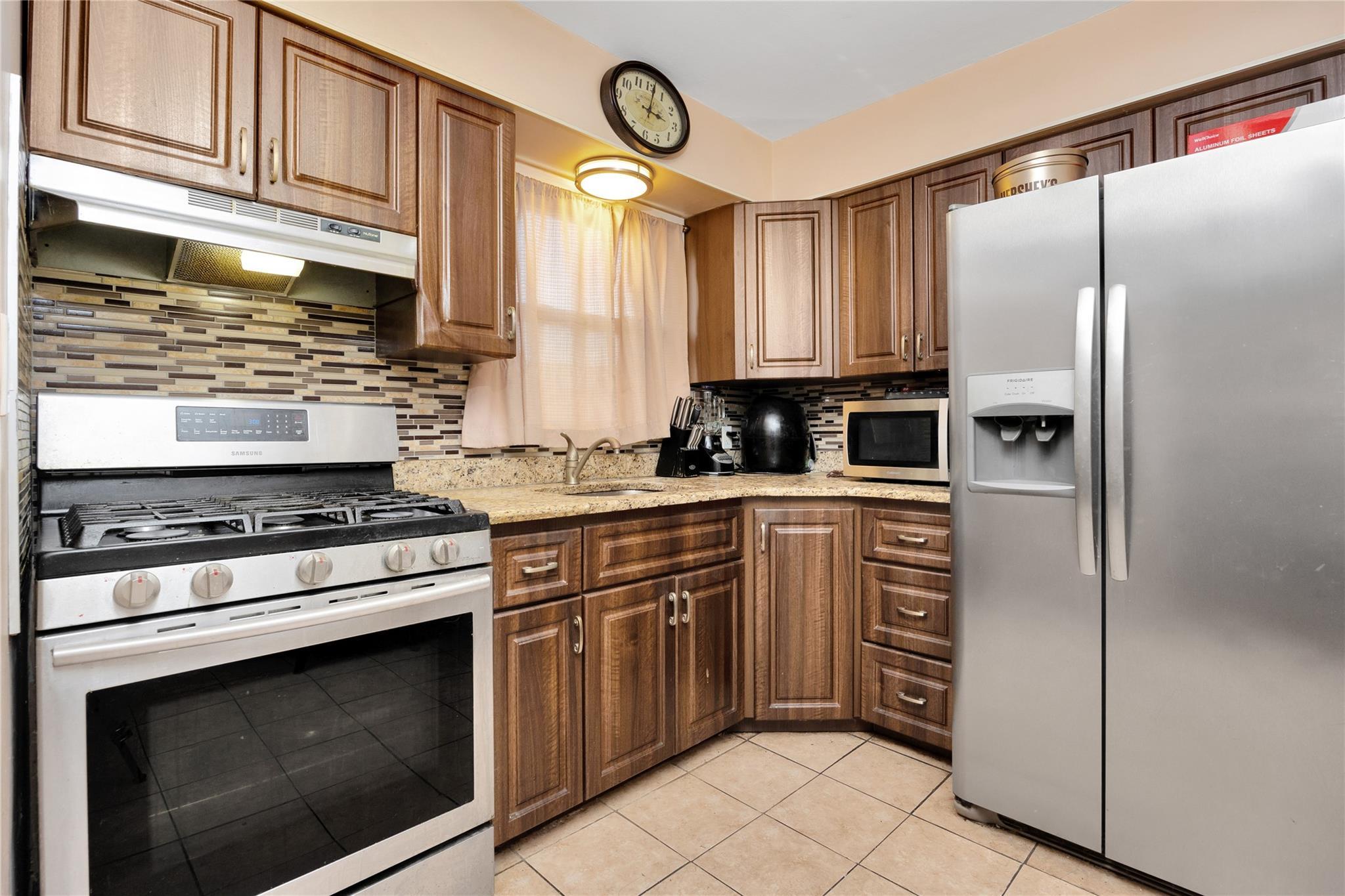 Single Family Conduit  Queens, NY 11436, MLS-883464-8