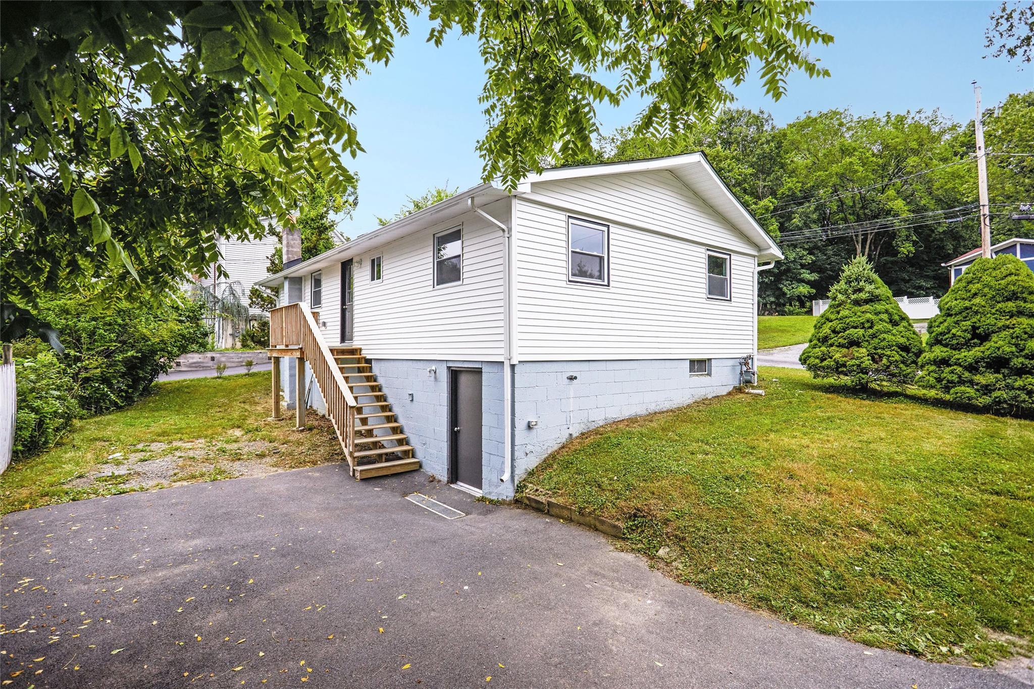 Single Family Vandervoort  Orange County, NY 10921, MLS-883486-18