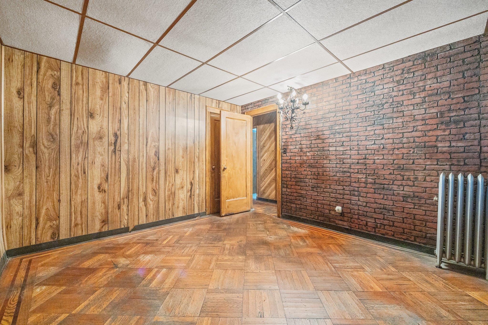 Single Family 38th  Queens, NY 11105, MLS-883489-19
