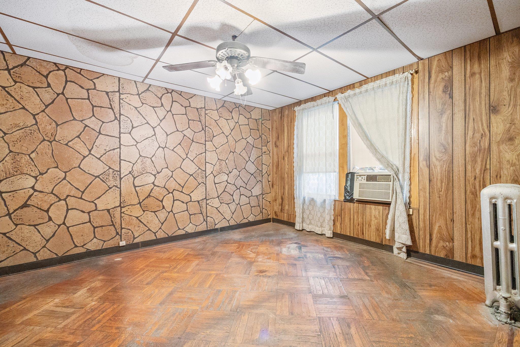 Single Family 38th  Queens, NY 11105, MLS-883489-24