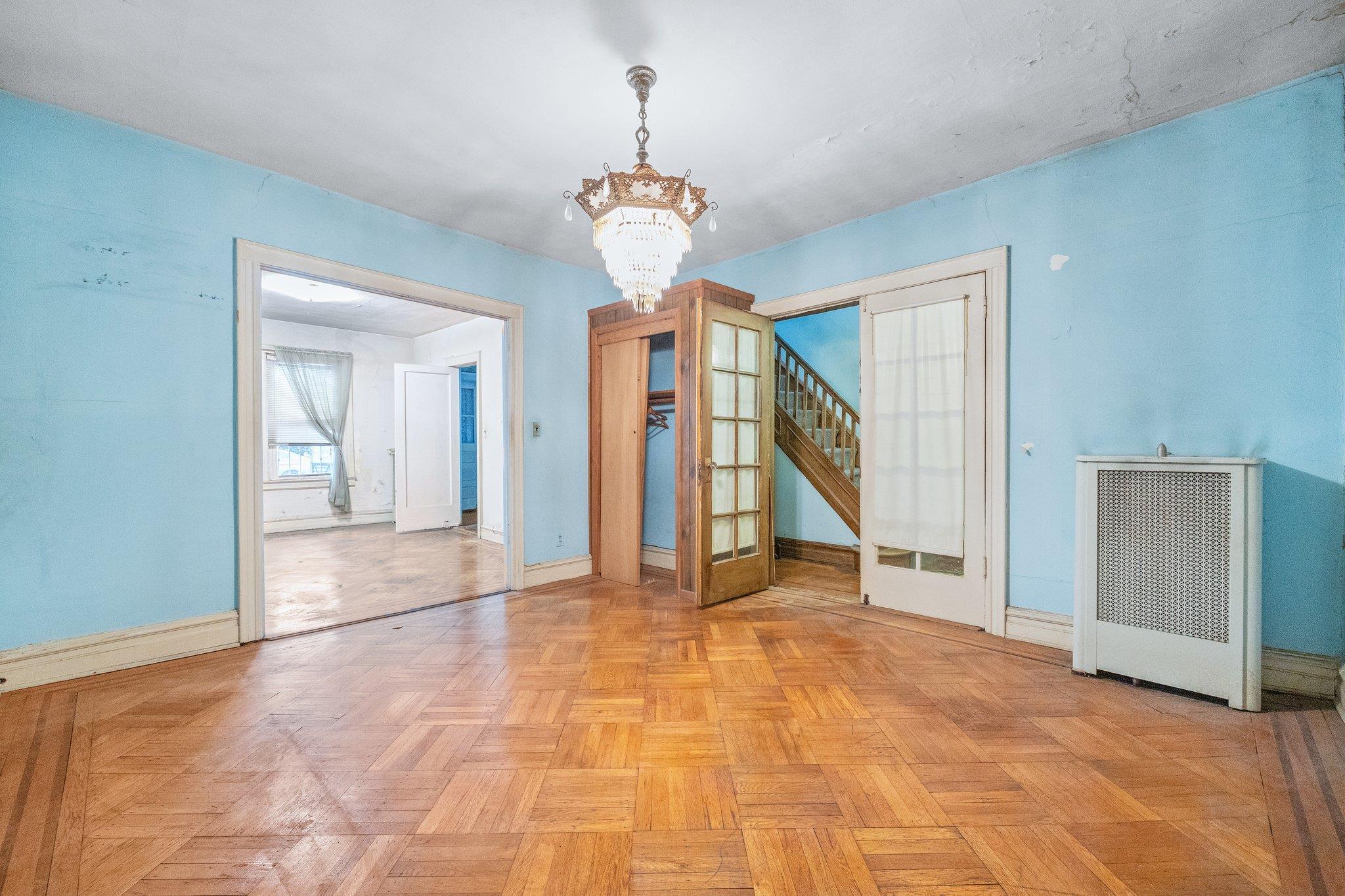 Single Family 38th  Queens, NY 11105, MLS-883489-4