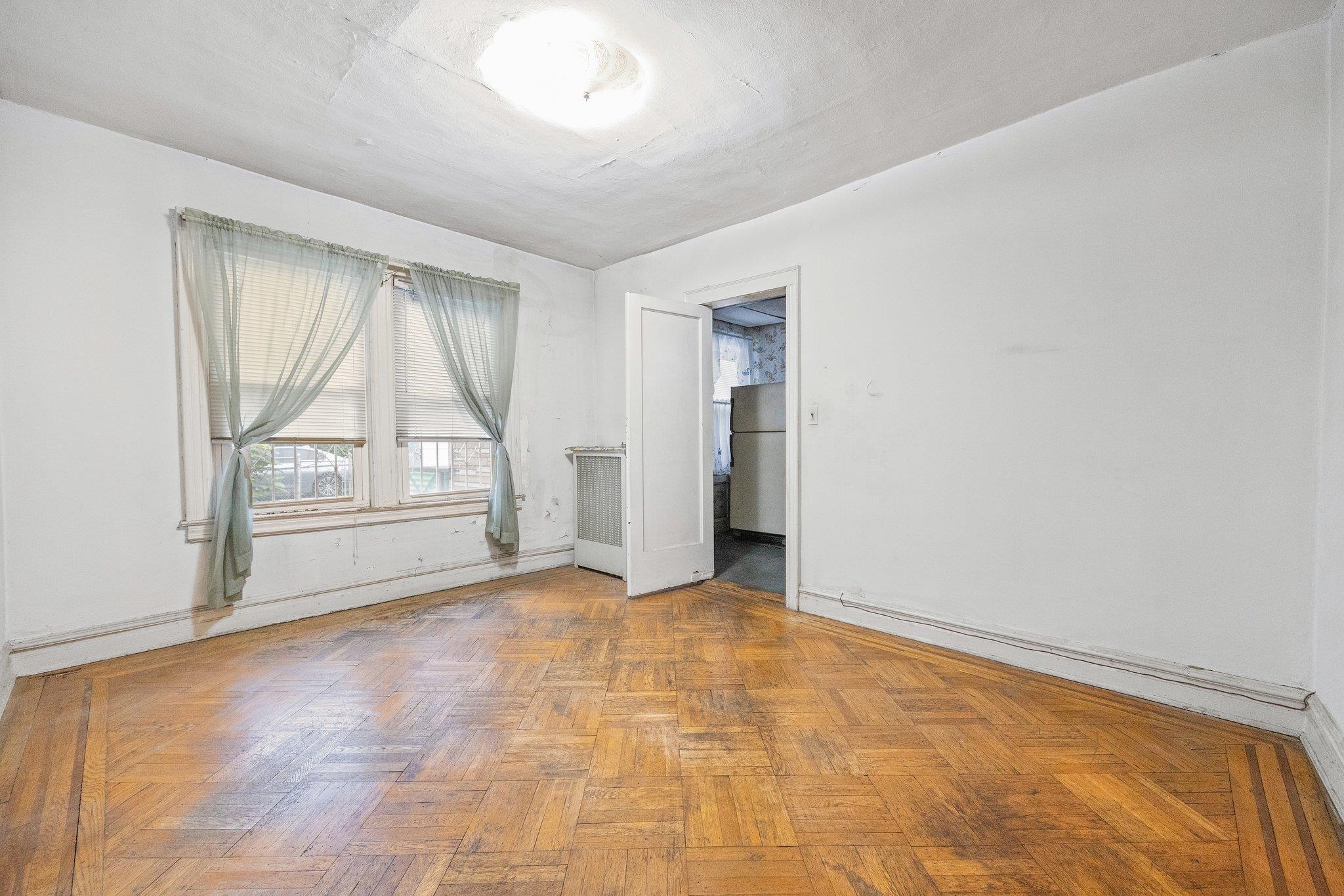 Single Family 38th  Queens, NY 11105, MLS-883489-5