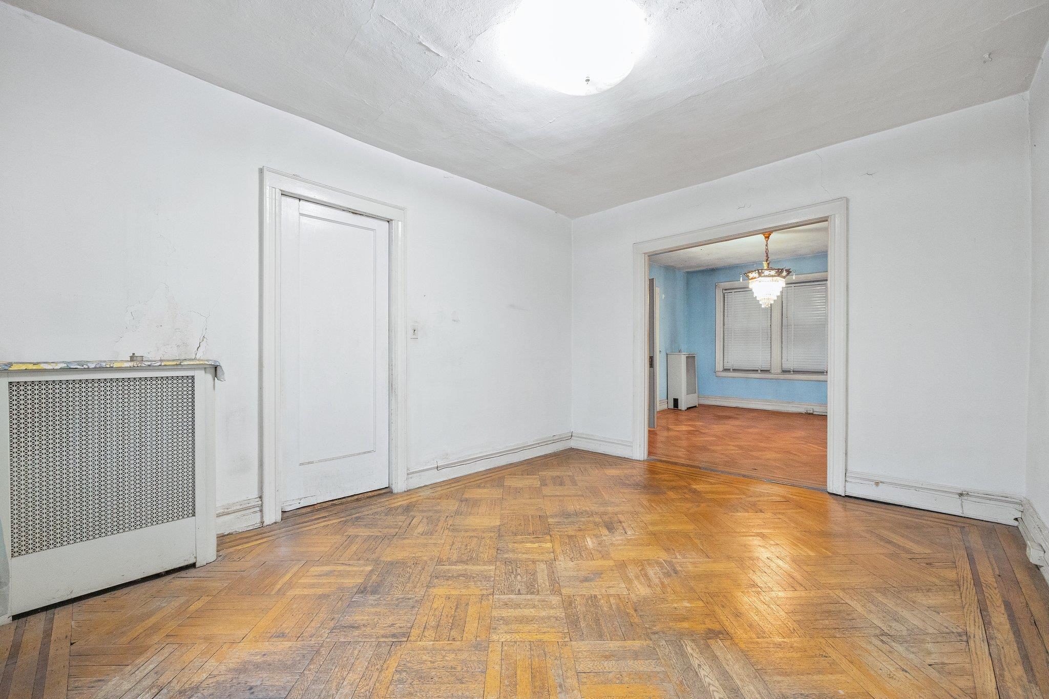 Single Family 38th  Queens, NY 11105, MLS-883489-6