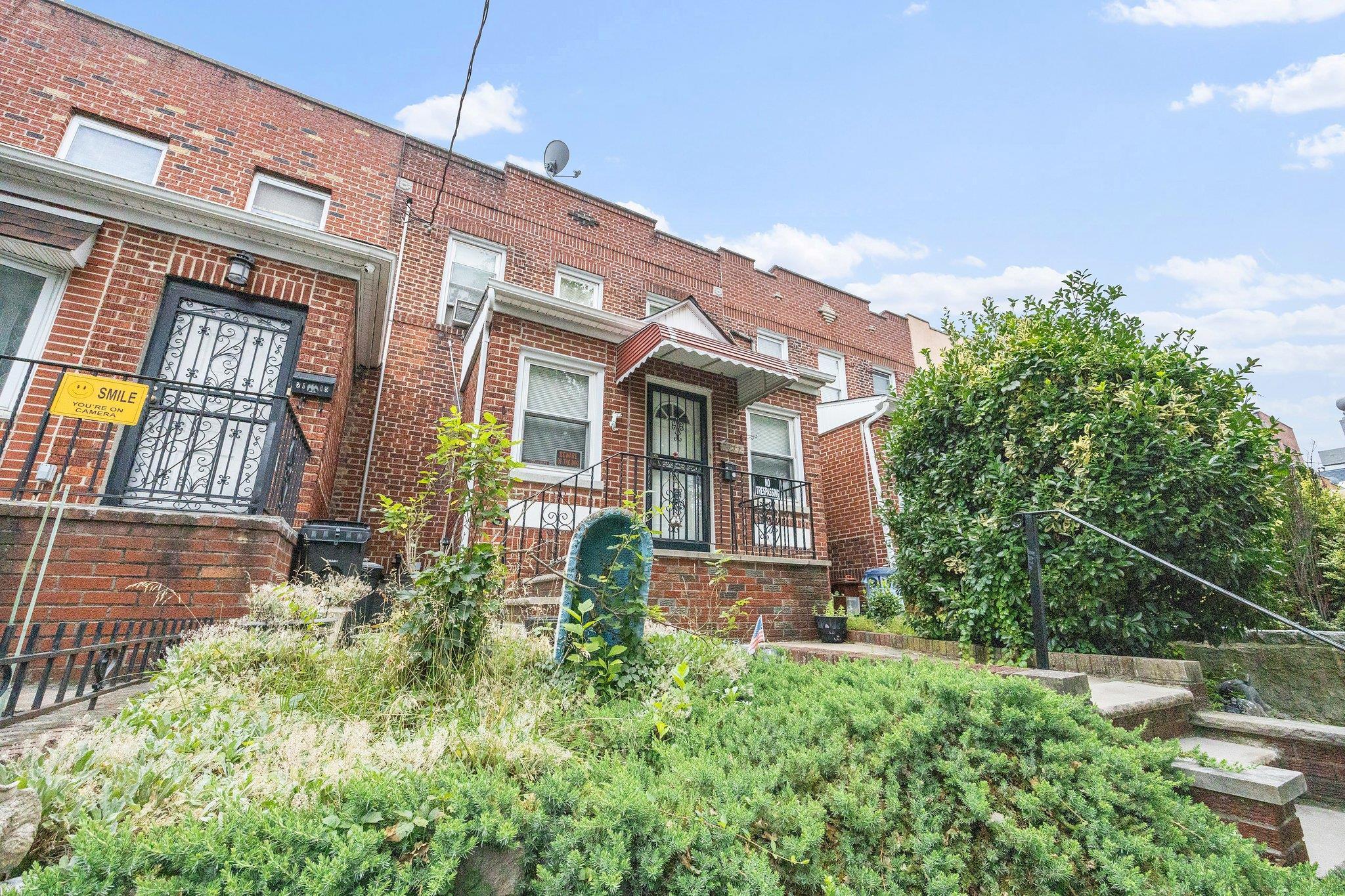Single Family 38th  Queens, NY 11105, MLS-883489-8
