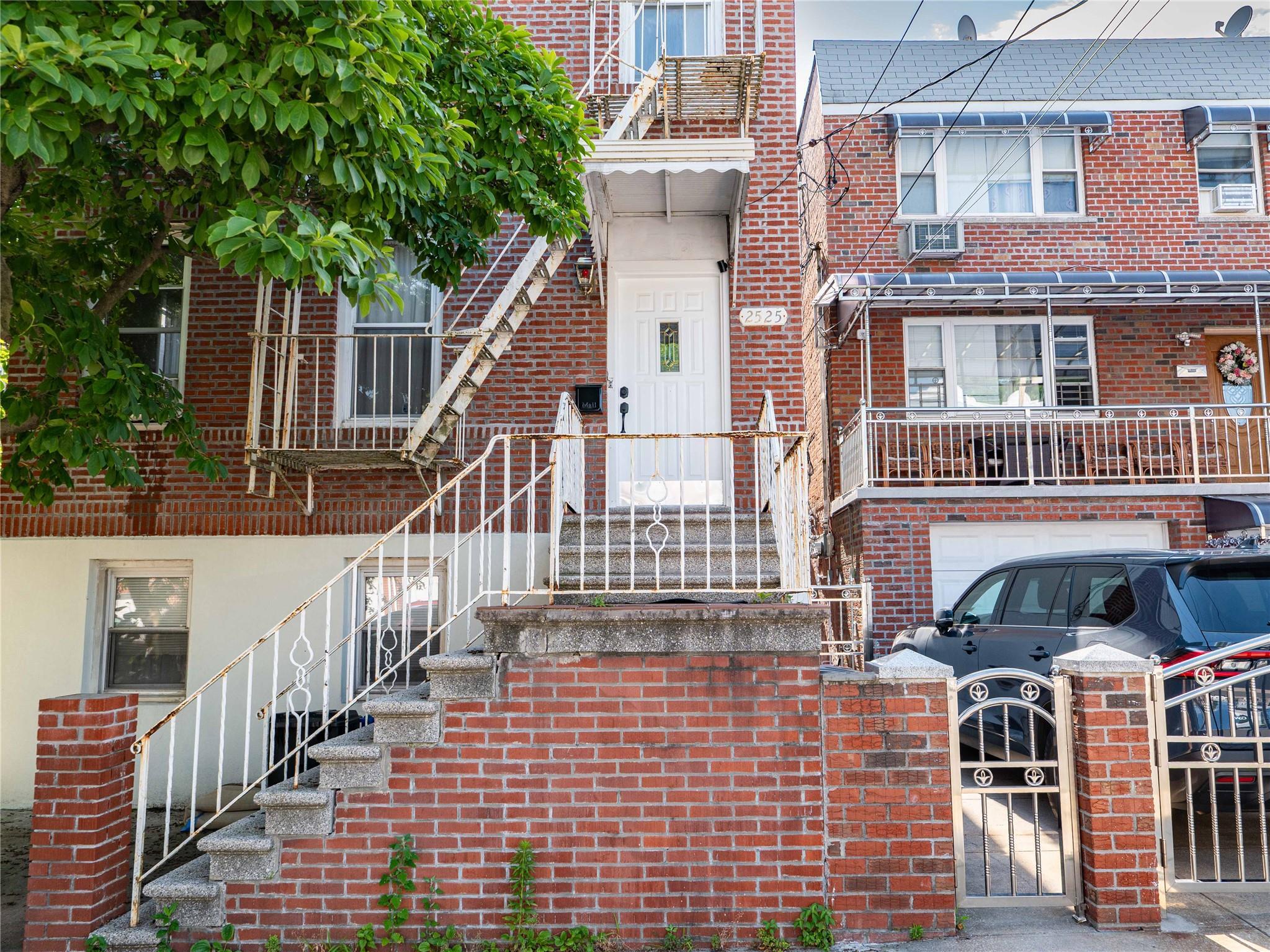 Single Family Radcliff  Bronx, NY 10469, MLS-883505-2