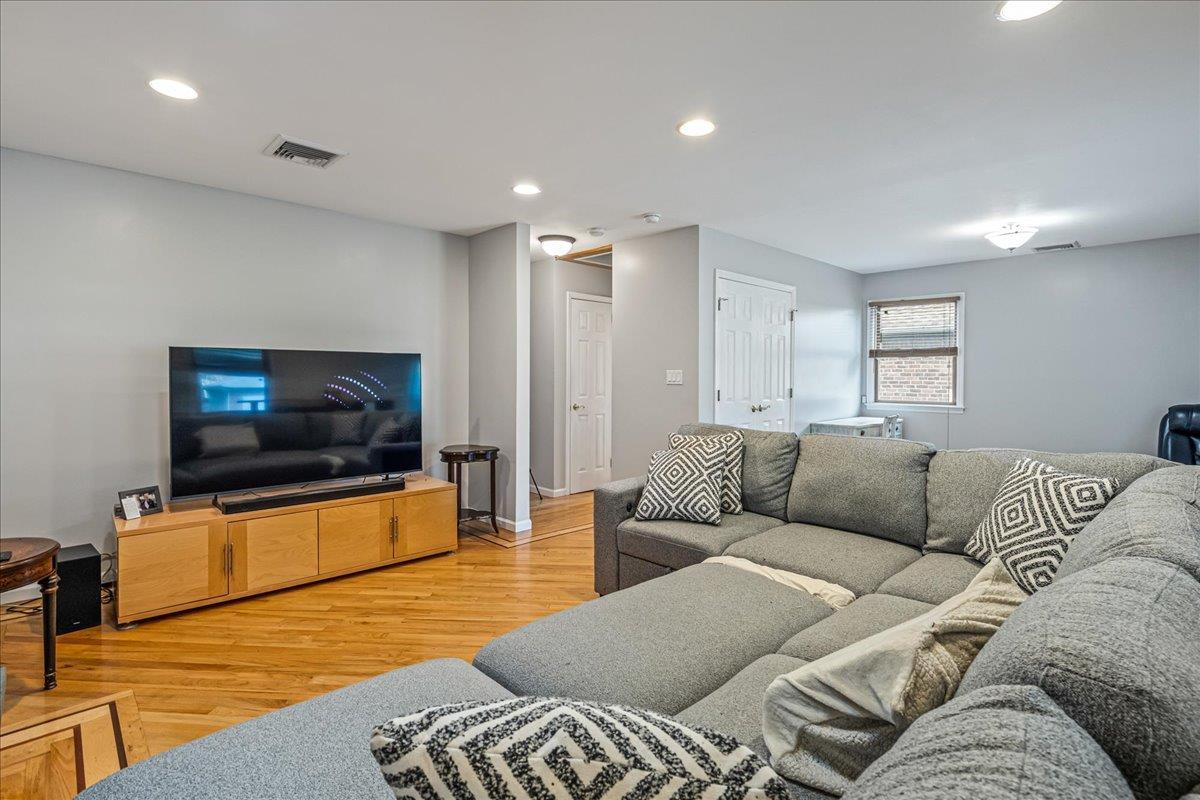 Single Family 22nd  Queens, NY 11357, MLS-883510-15