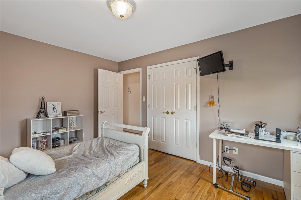 Single Family 22nd  Queens, NY 11357, MLS-883510-29