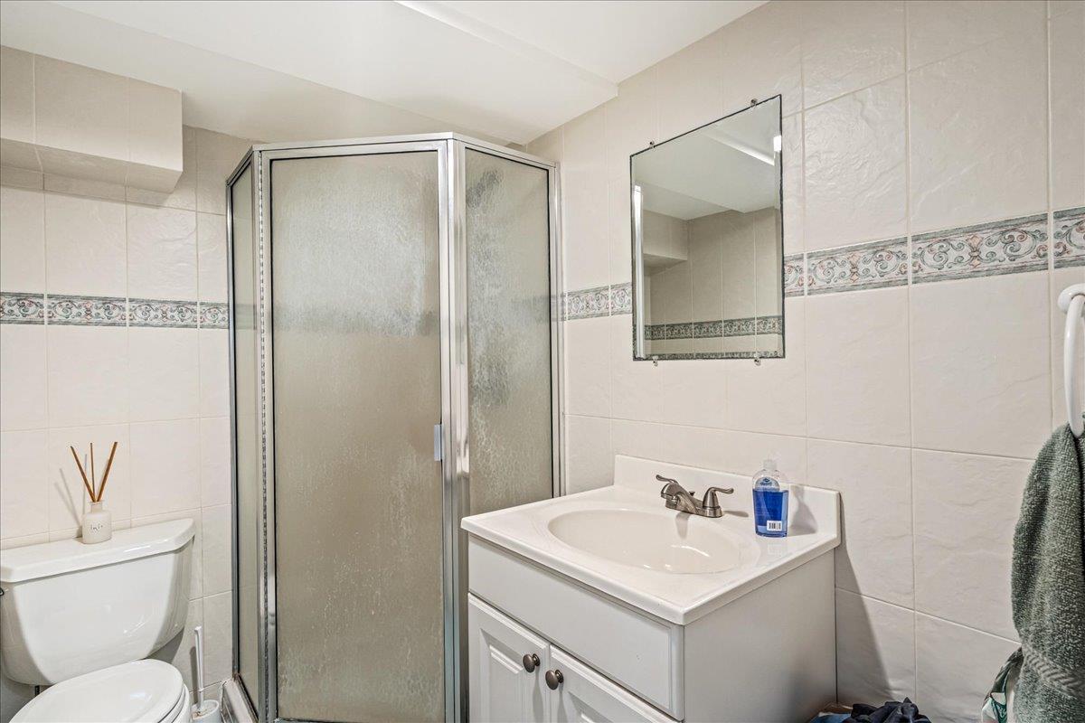Single Family 22nd  Queens, NY 11357, MLS-883510-33