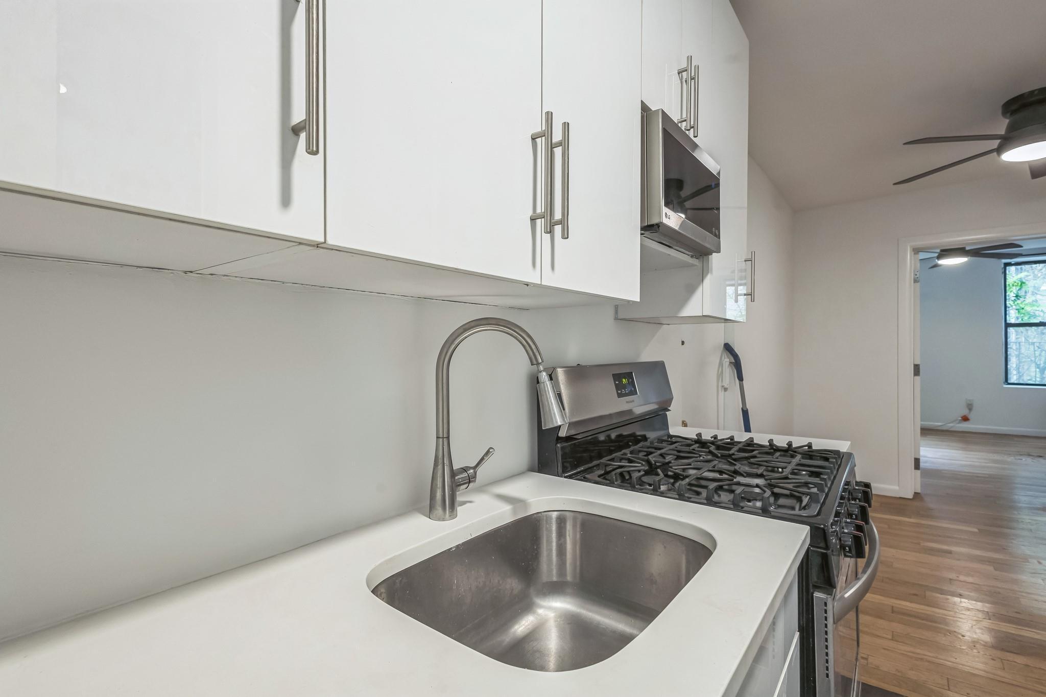 Coop 90th  Manhattan, NY 10128, MLS-883562-12