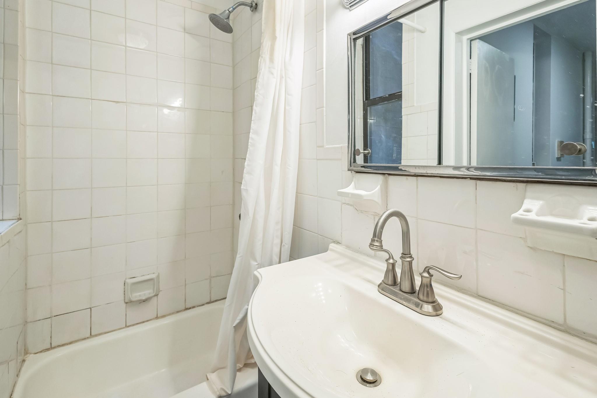 Coop 90th  Manhattan, NY 10128, MLS-883562-21