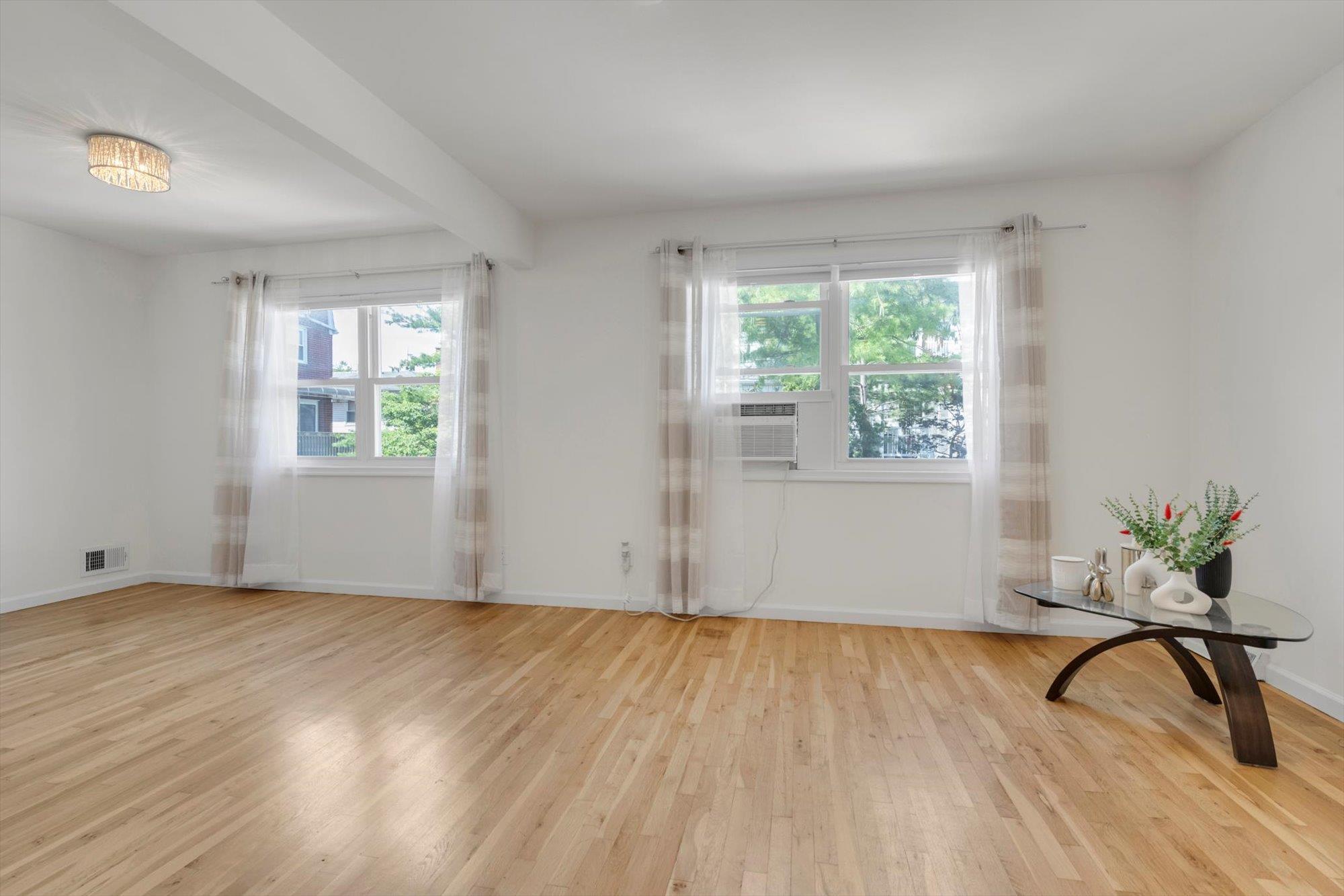 Single Family 215th  Queens, NY 11360, MLS-883622-19