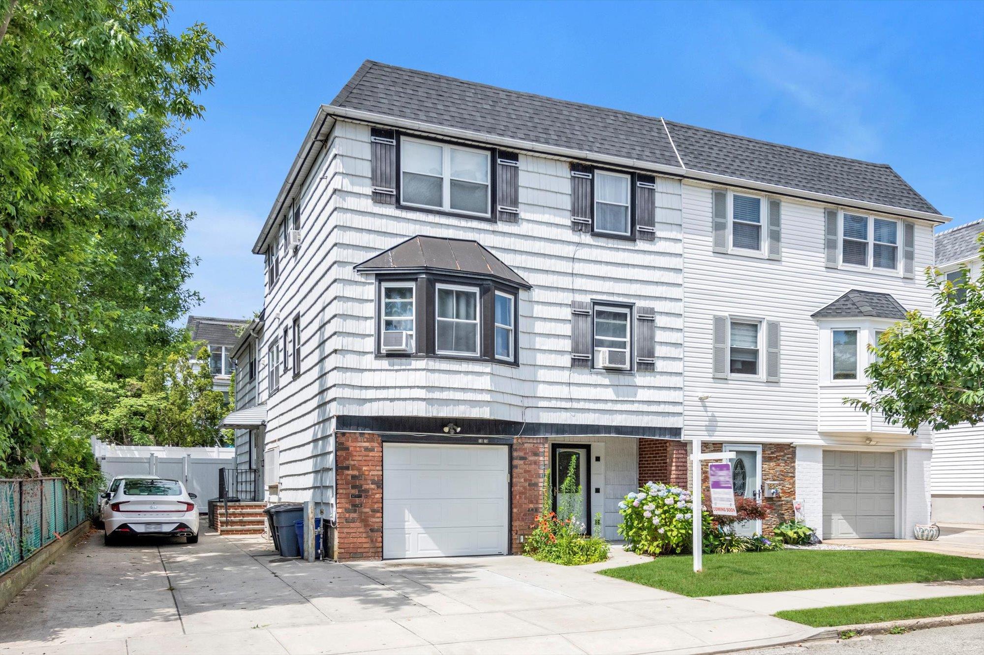 Single Family 215th  Queens, NY 11360, MLS-883622-2