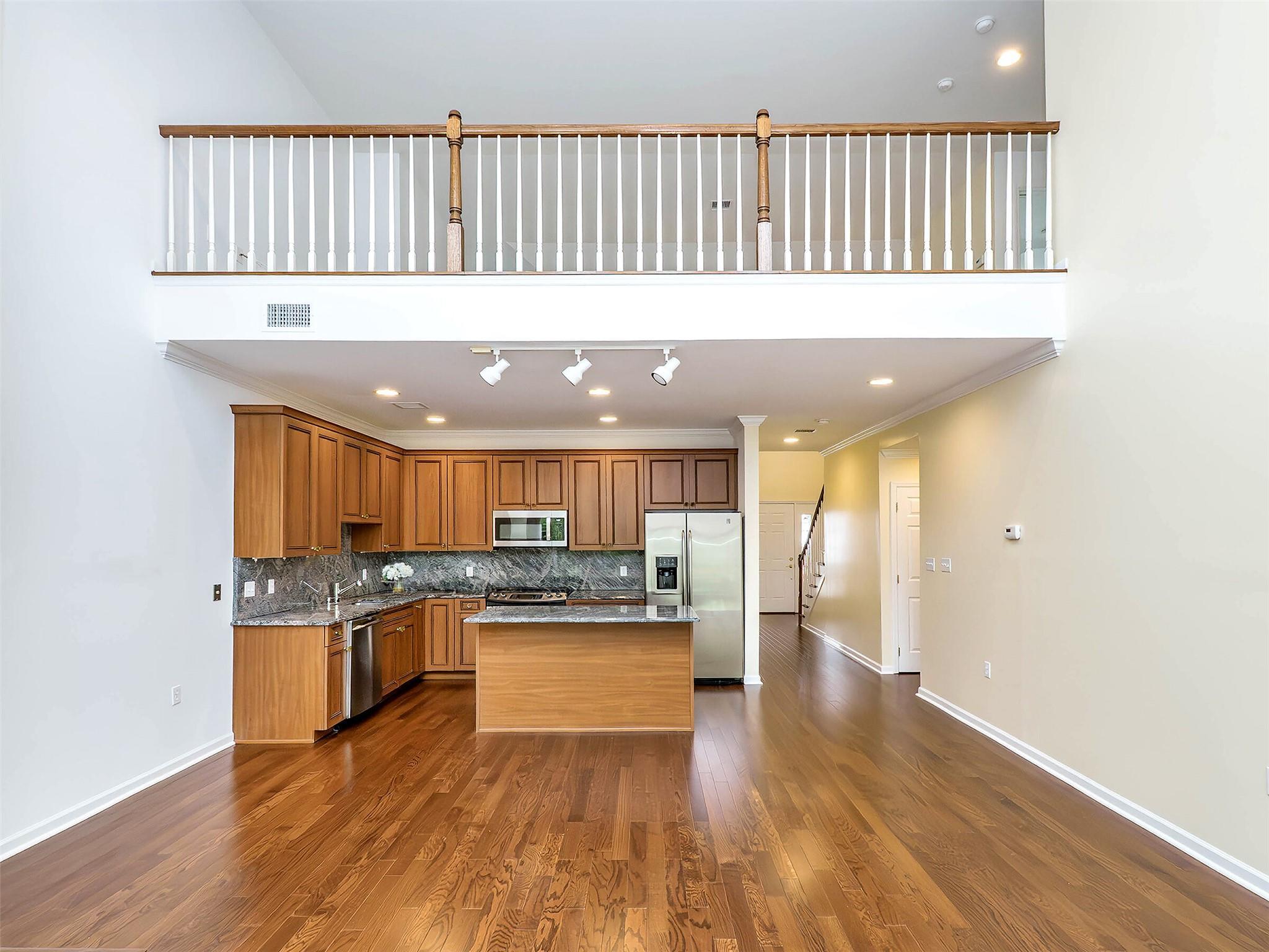 Condo Pond View  Nassau County, NY 11050, MLS-883651-11