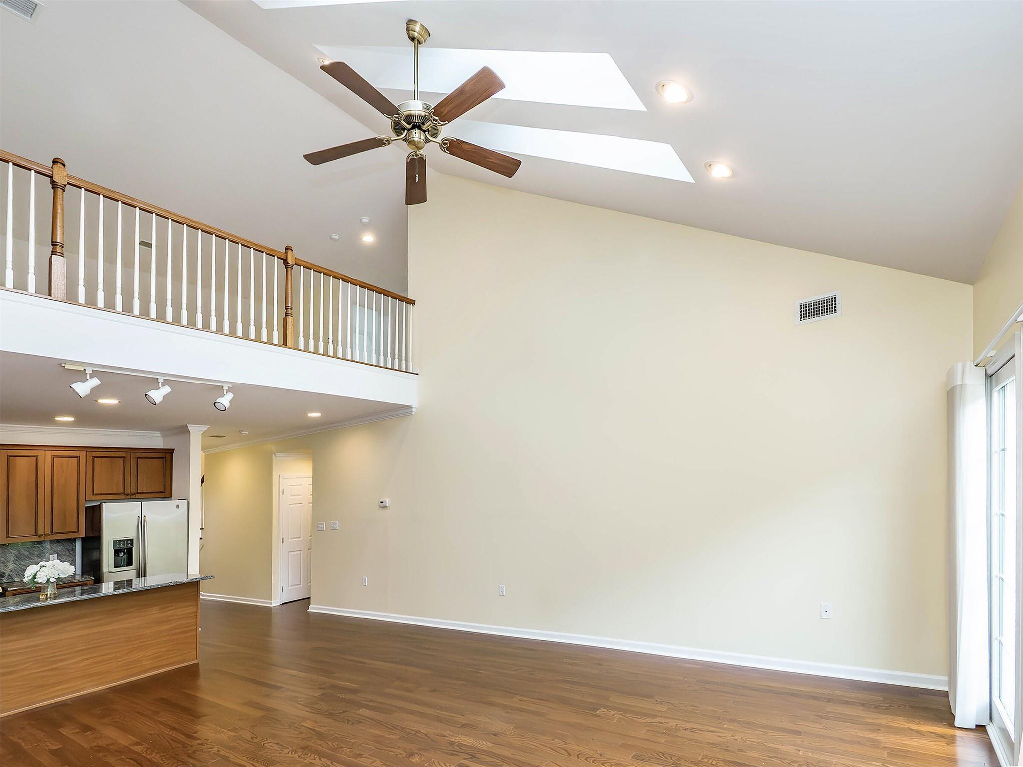 Condo Pond View  Nassau County, NY 11050, MLS-883651-15