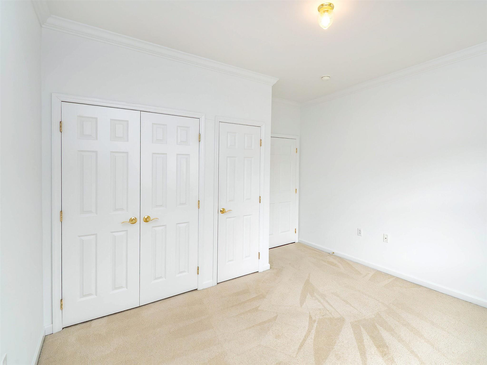 Condo Pond View  Nassau County, NY 11050, MLS-883651-16