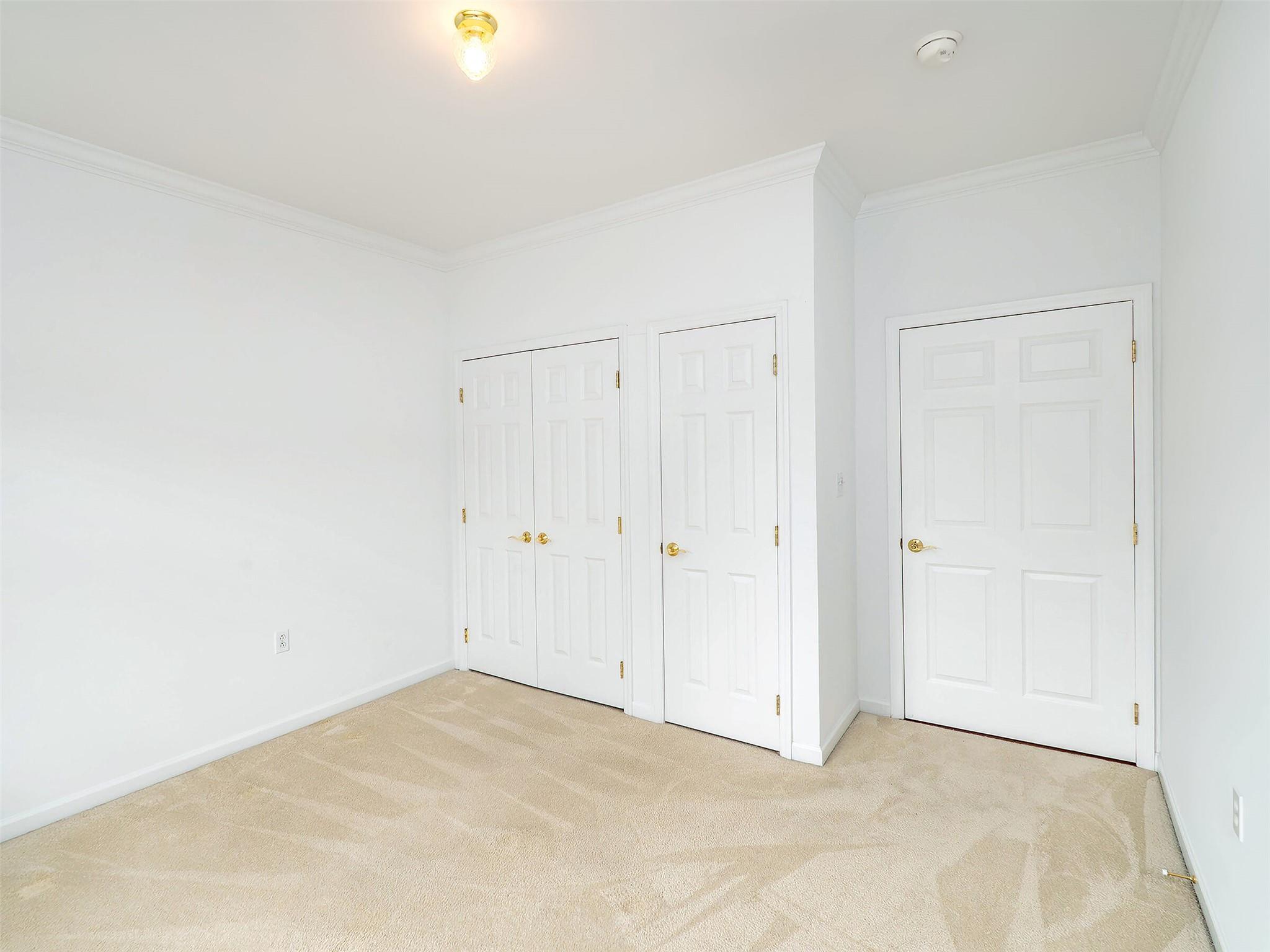Condo Pond View  Nassau County, NY 11050, MLS-883651-20