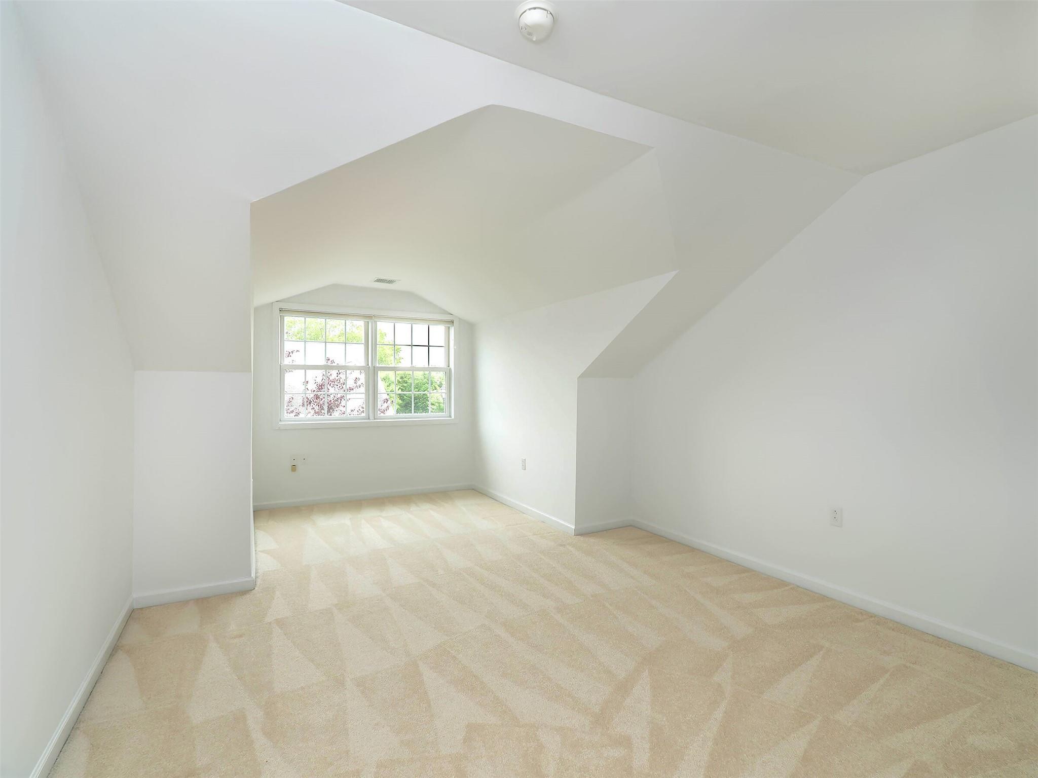 Condo Pond View  Nassau County, NY 11050, MLS-883651-26