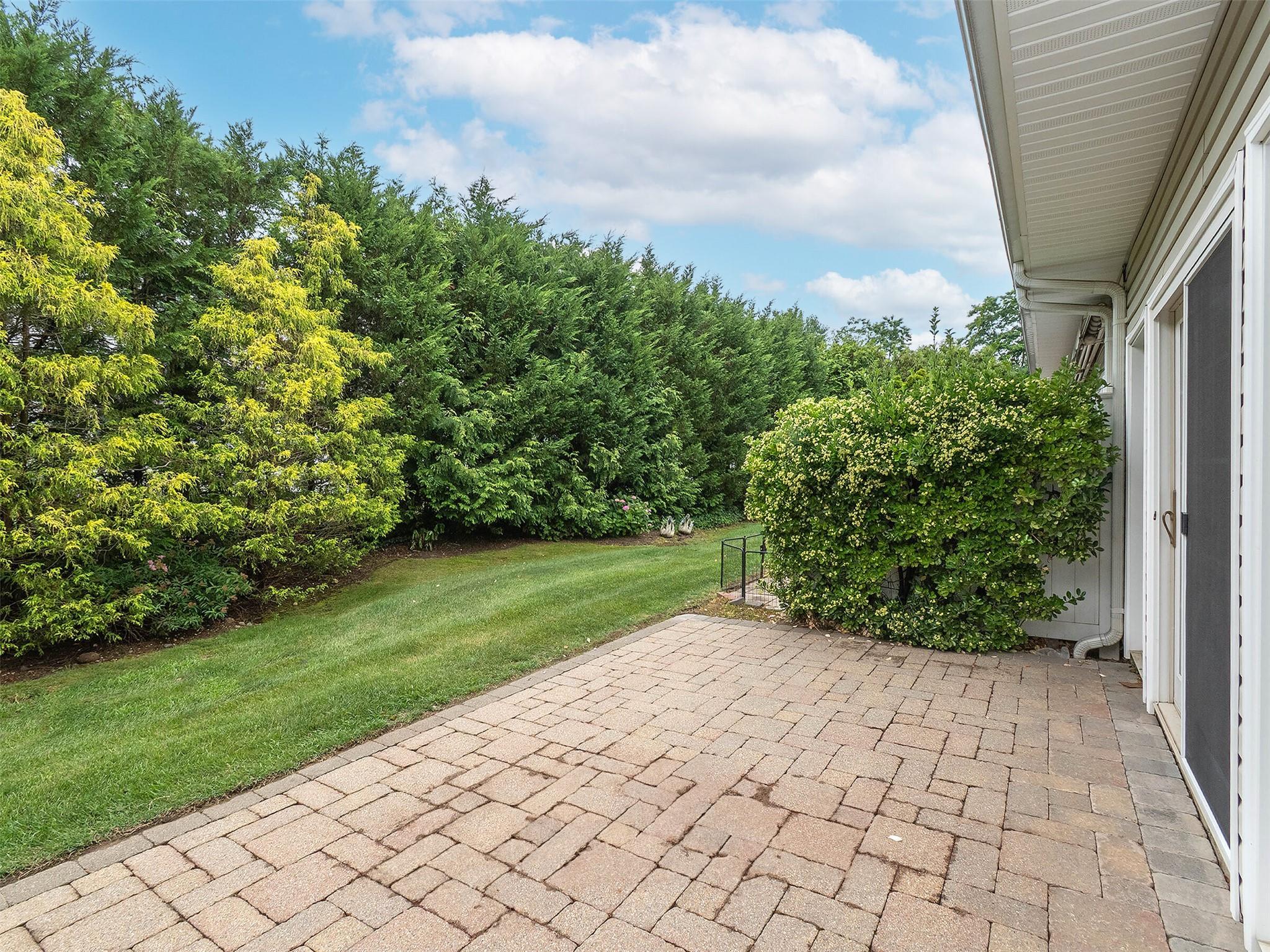 Condo Pond View  Nassau County, NY 11050, MLS-883651-32