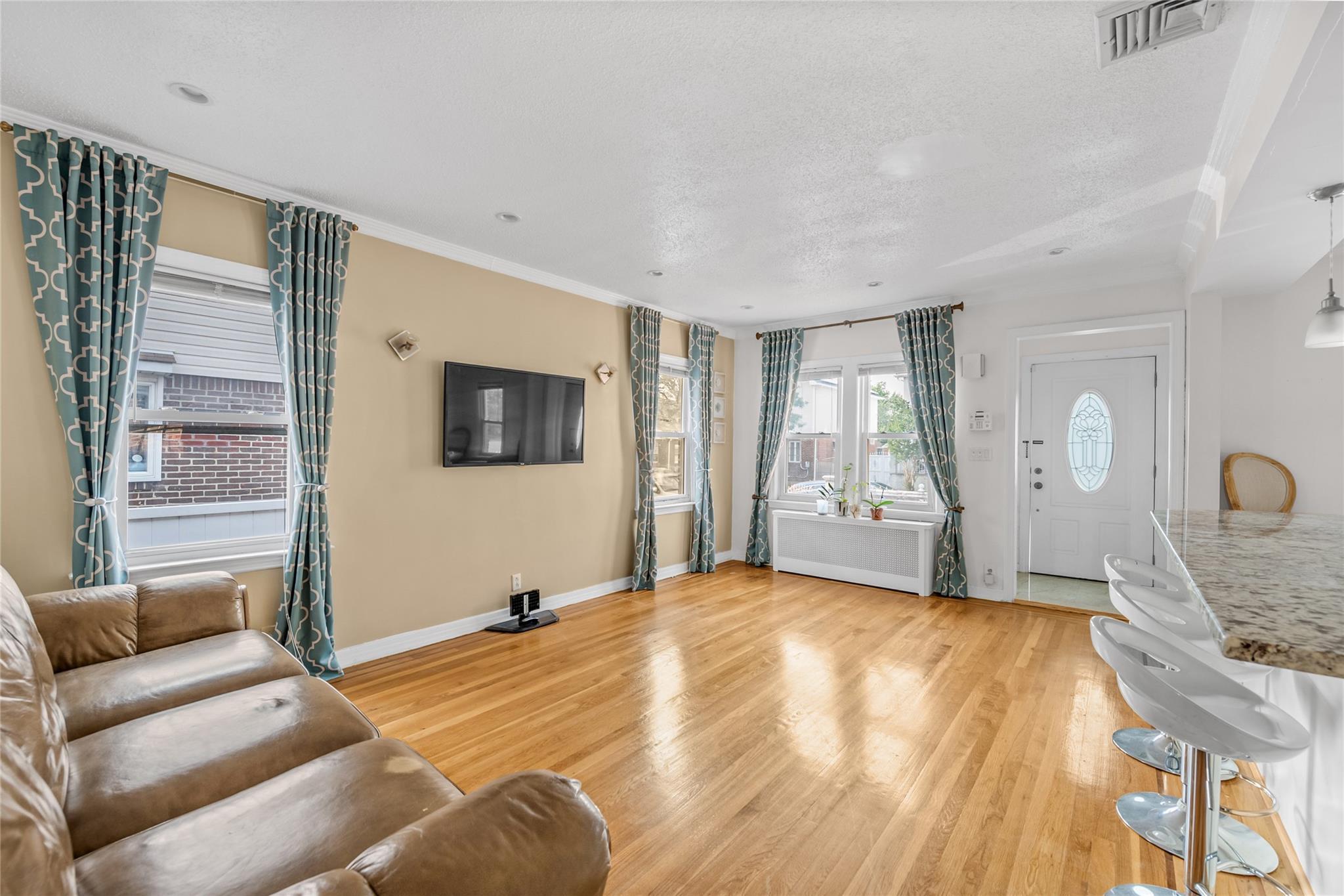 Single Family Gladwin  Queens, NY 11365, MLS-883654-3