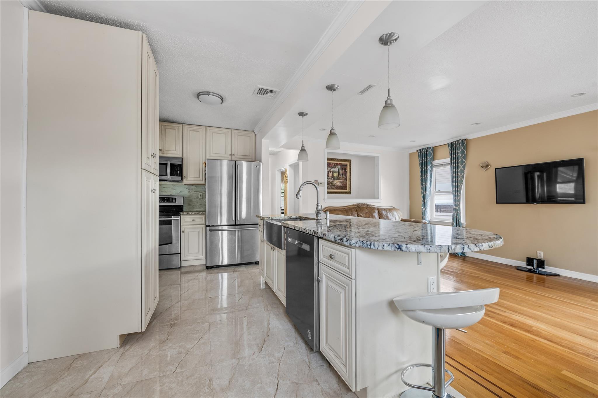 Single Family Gladwin  Queens, NY 11365, MLS-883654-6